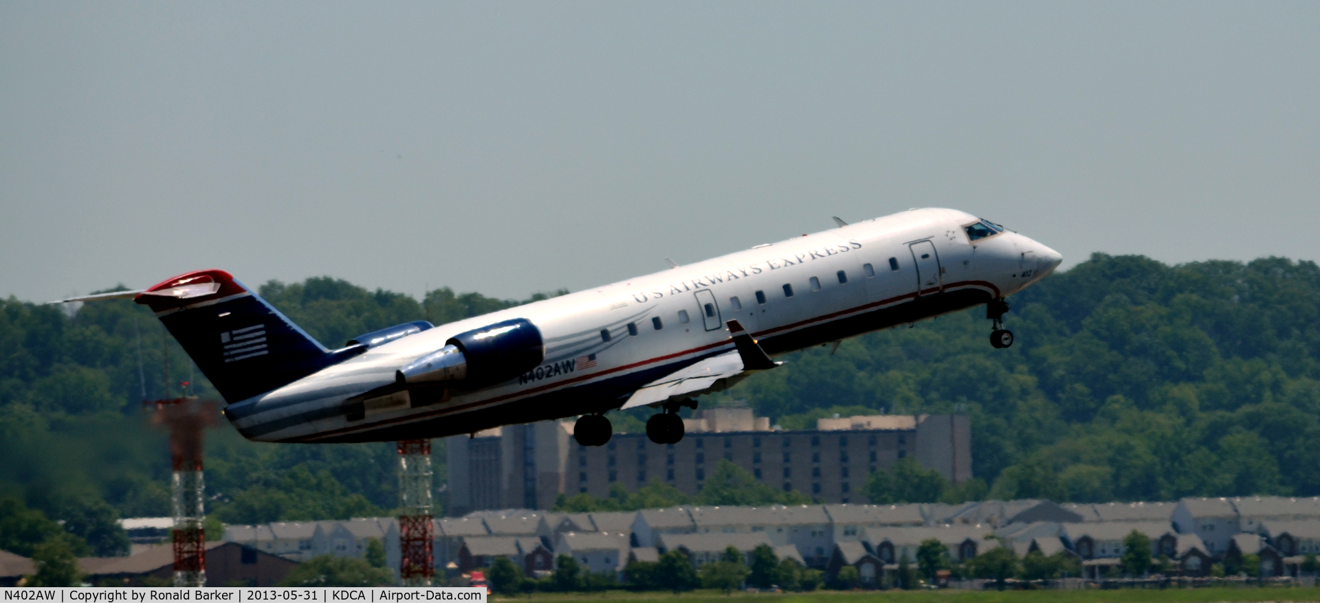 N402AW, 1998 Bombardier CRJ-200LR (CL-600-2B19) C/N 7281, Departure DCA