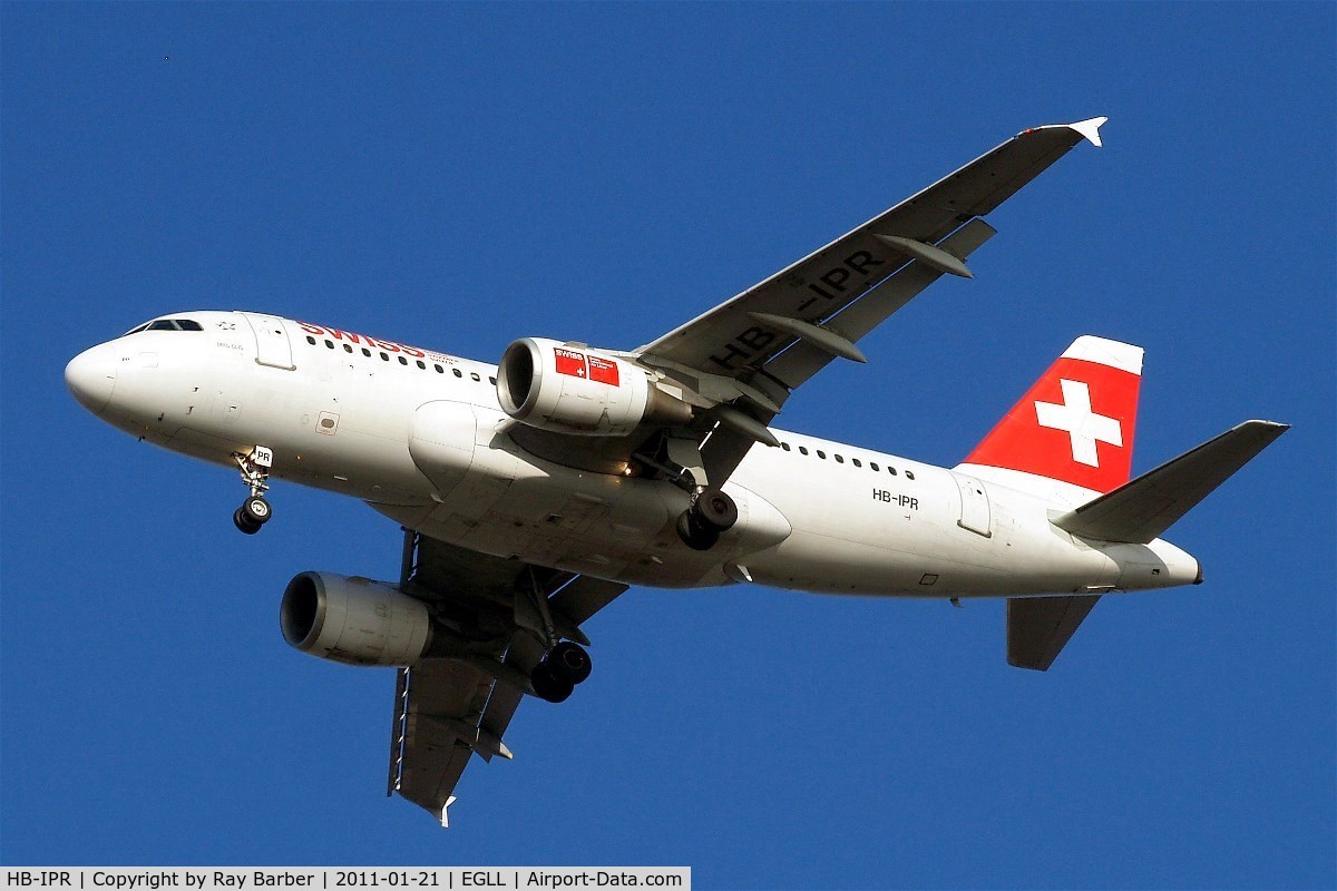 HB-IPR, 1999 Airbus A319-112 C/N 1018, Airbus A319-112 [1018] (Swiss International Air Lines) Home~G 21/01/2011. On approach 27R