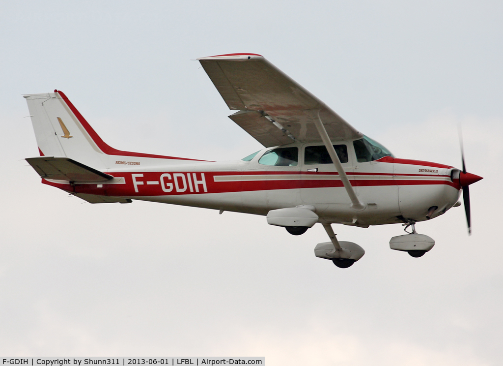 F-GDIH, Reims F172P C/N 2138, On landing...