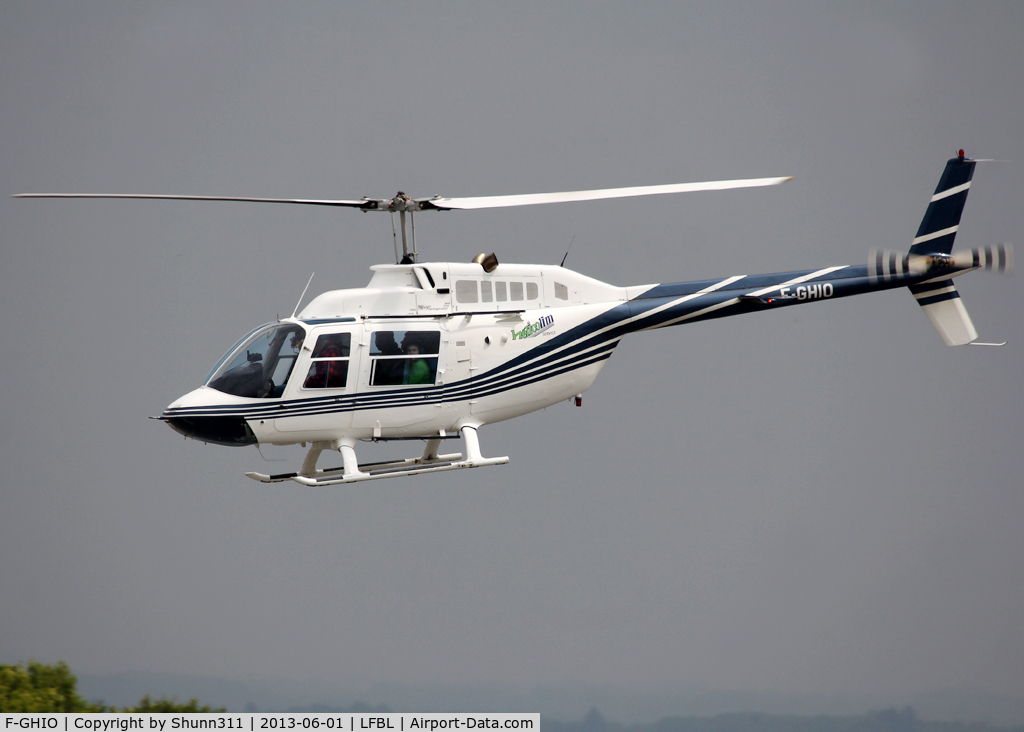 F-GHIO, Bell 206B JetRanger III C/N 2895, Taking off for a new flight...