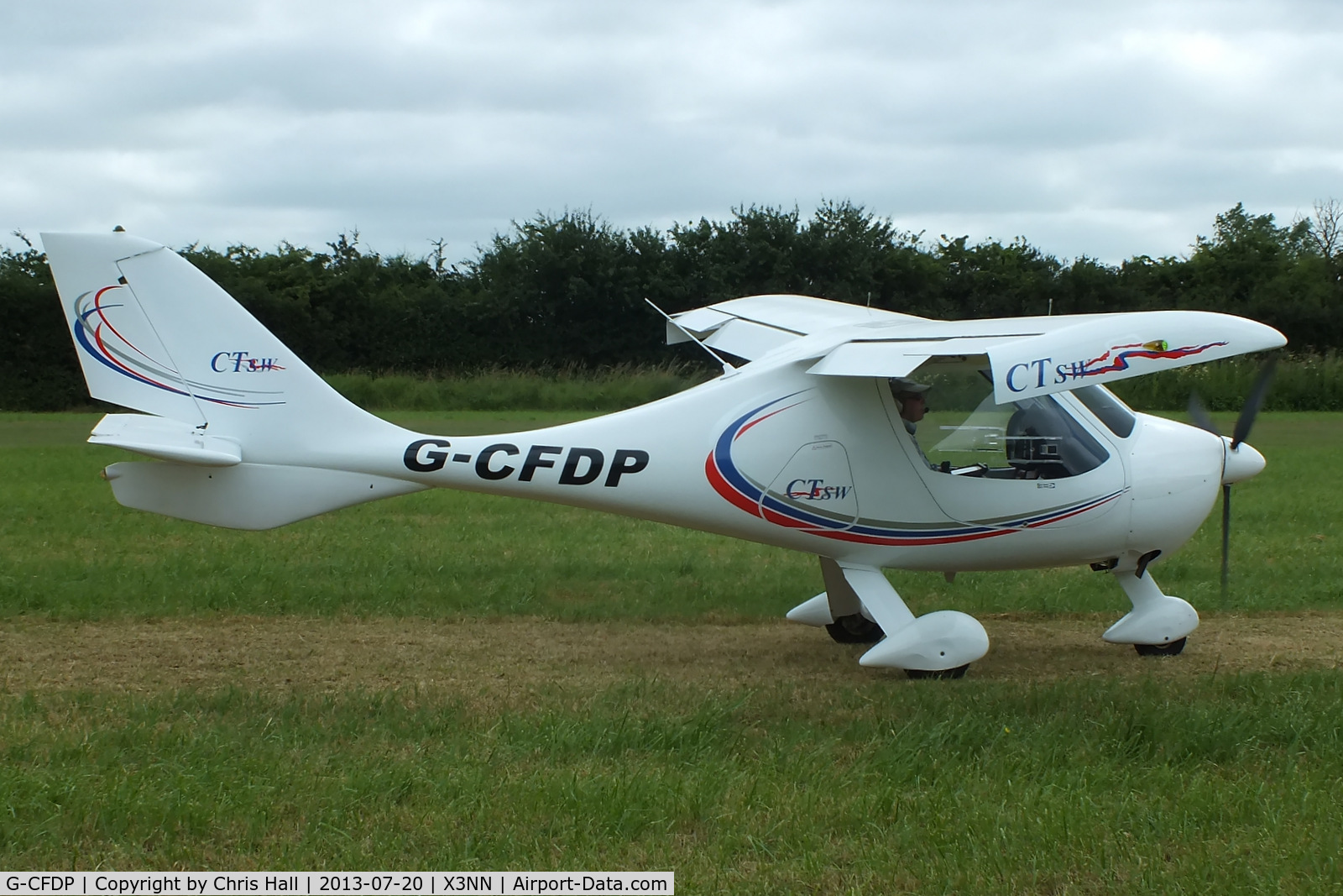 G-CFDP, 2008 Flight Design CTSW C/N 8367, at the Stoke Golding stakeout 2013