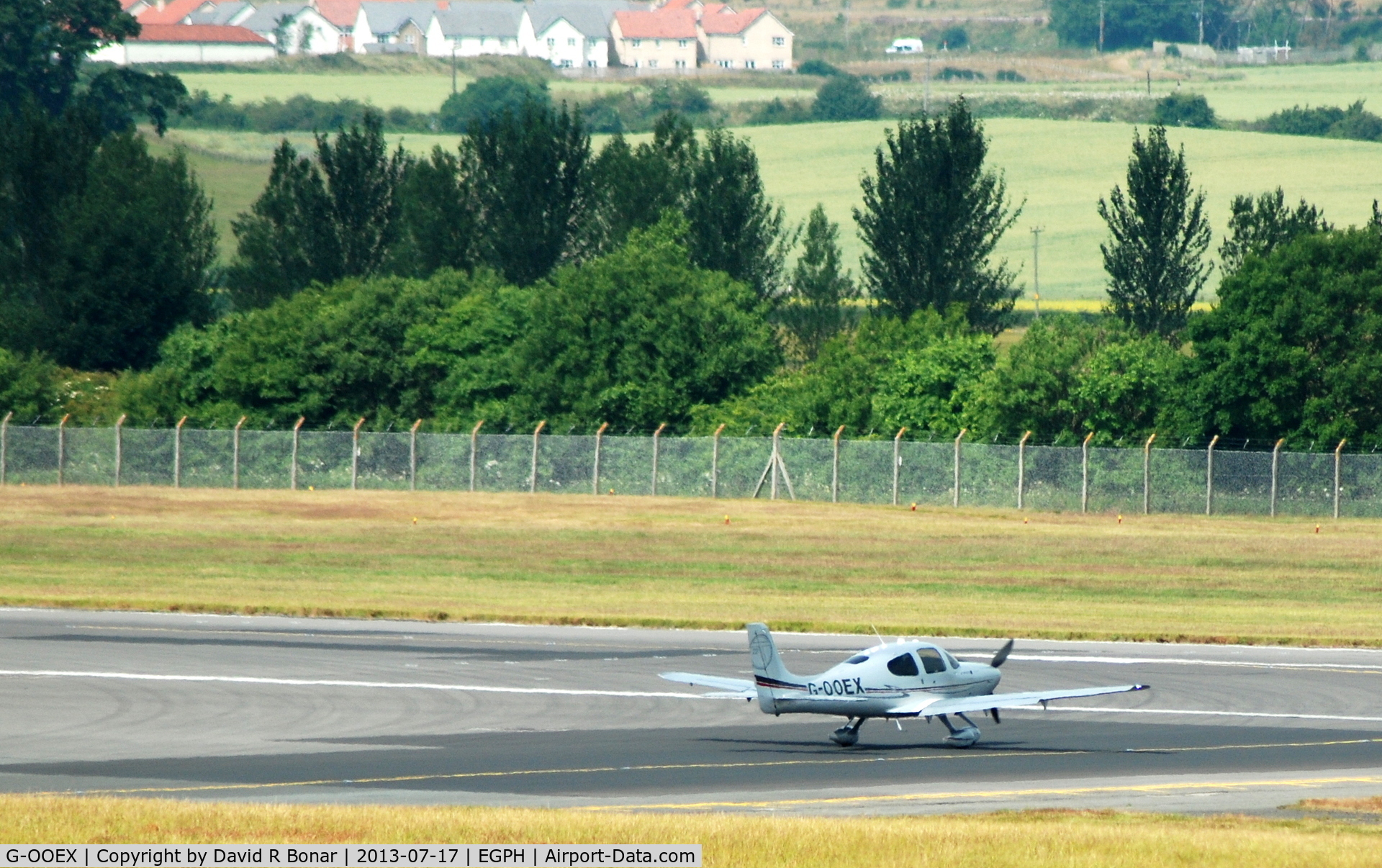 G-OOEX, 2010 Cirrus SR22T C/N 0010, A very big runway for a very little plane!