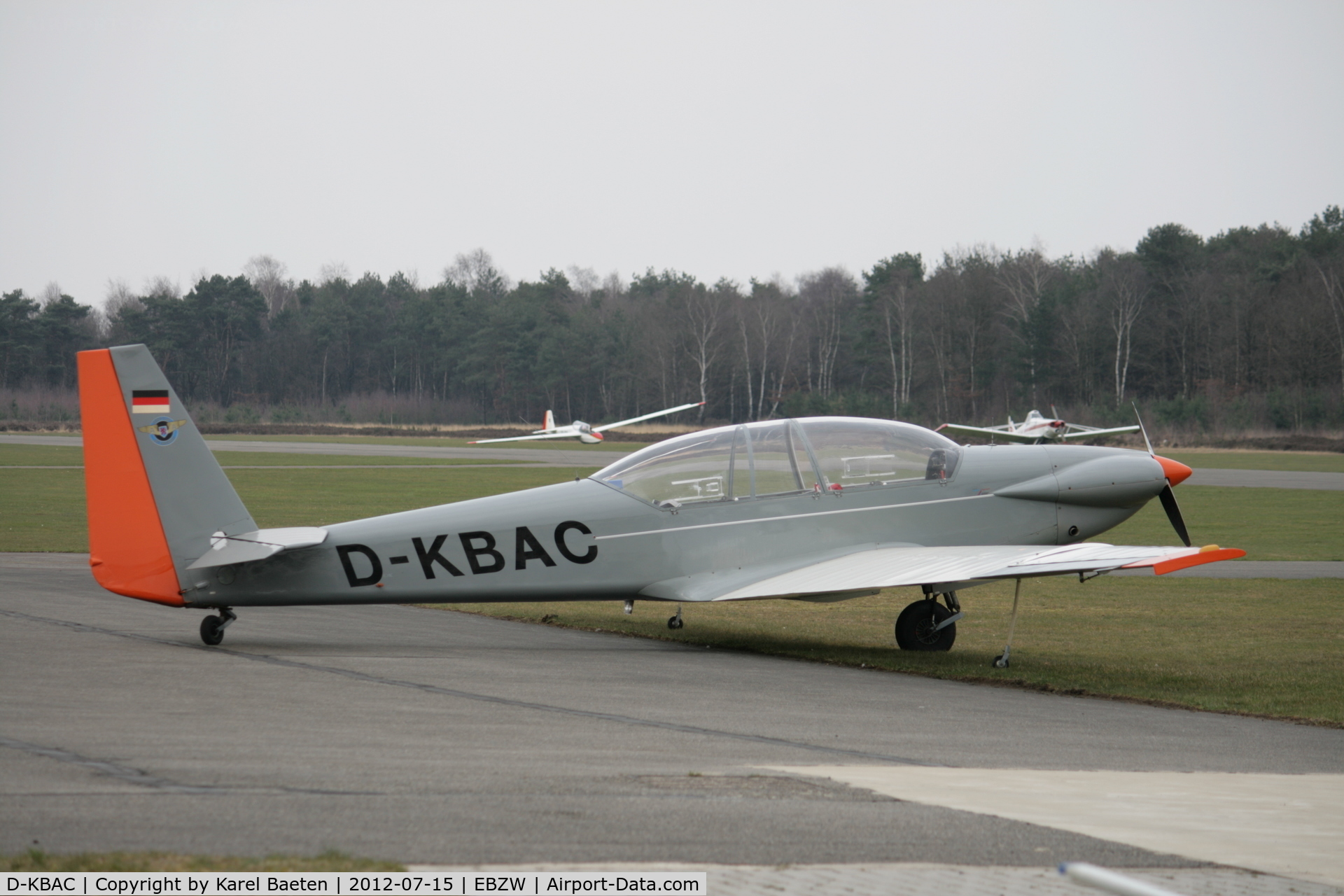 D-KBAC, 1972 Sportavia-Putzer RF-5B Sperber C/N 51009, visiting EBZW