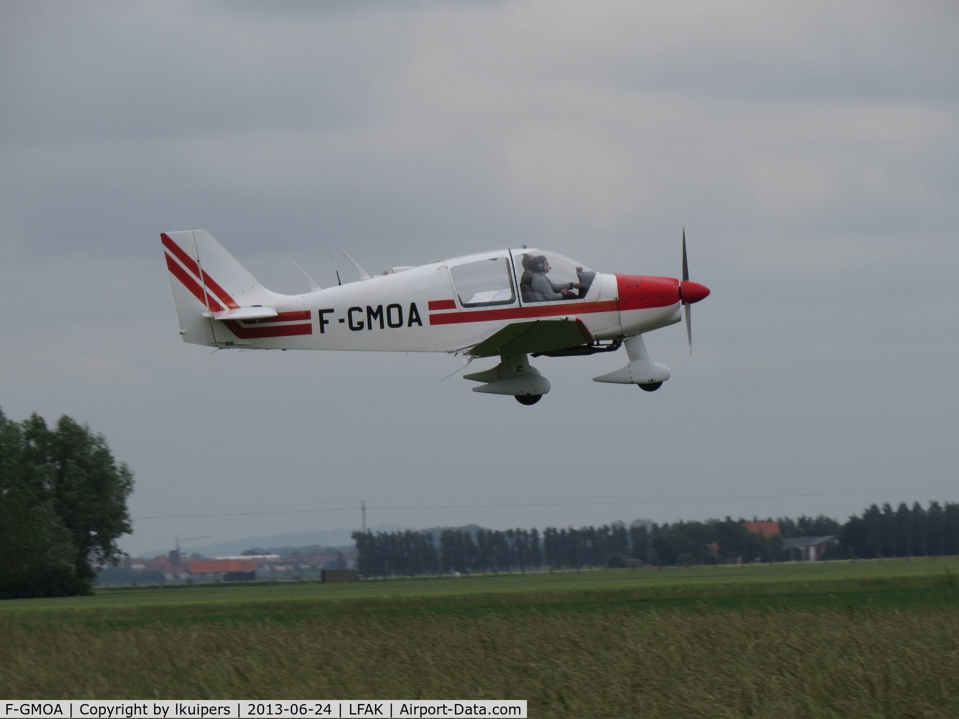 F-GMOA, Robin DR-400-120 C/N 978, Landing at Dunkirk Les Moeres