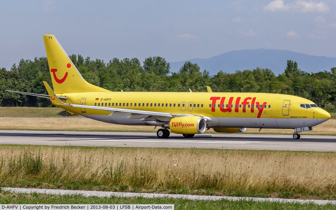 D-AHFV, 2000 Boeing 737-8K5 C/N 30415, departure from Basel