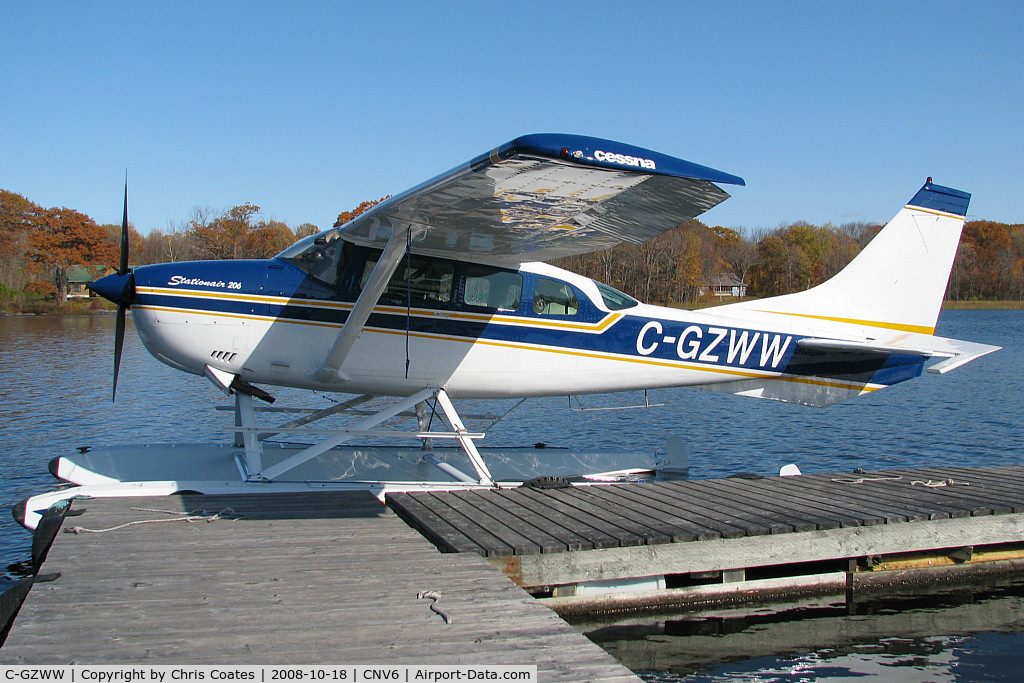 C-GZWW, 1972 Cessna U206F Stationair C/N U20601807, This nice Stationair was resting at its home dock at the Lake St. John Seaplane base just north of Orillia.