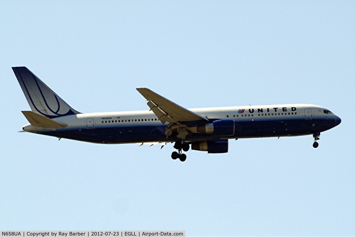 N658UA, 1993 Boeing 767-322 C/N 27113, Boeing 767-322ER [27113] (United Airlines) Home~G 23/07/2012. On approach 27L.