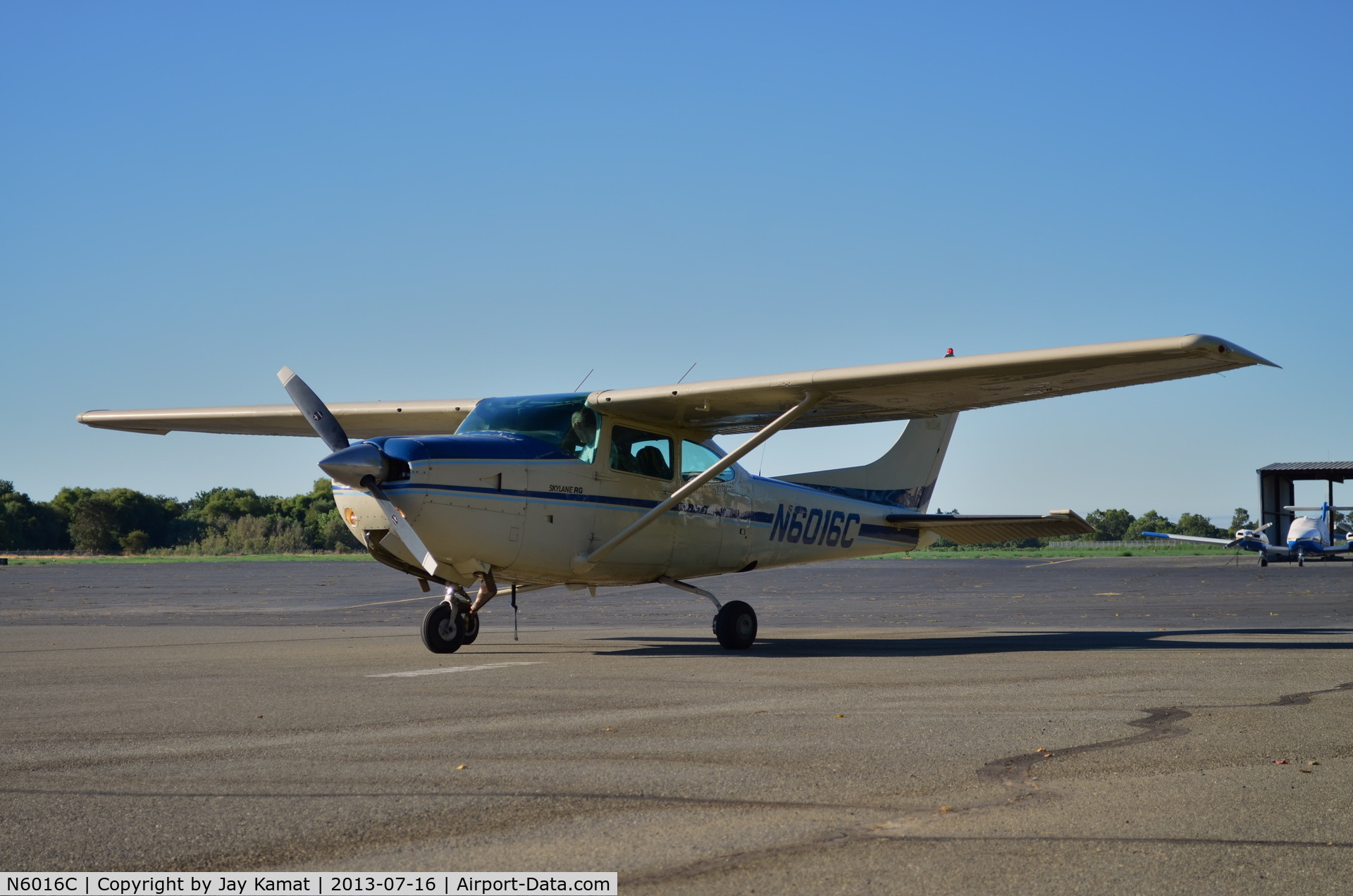 N6016C, 1978 Cessna R182 Skylane RG C/N R18200353, N6016c at the UC Davis Airport