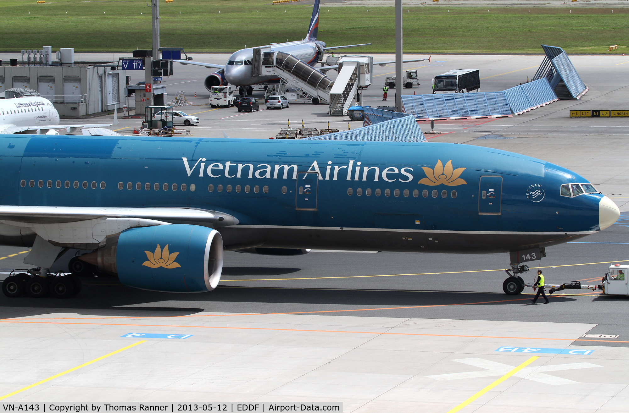 VN-A143, Boeing 777-26K/ER C/N 33502, Vietnam Airlines B777