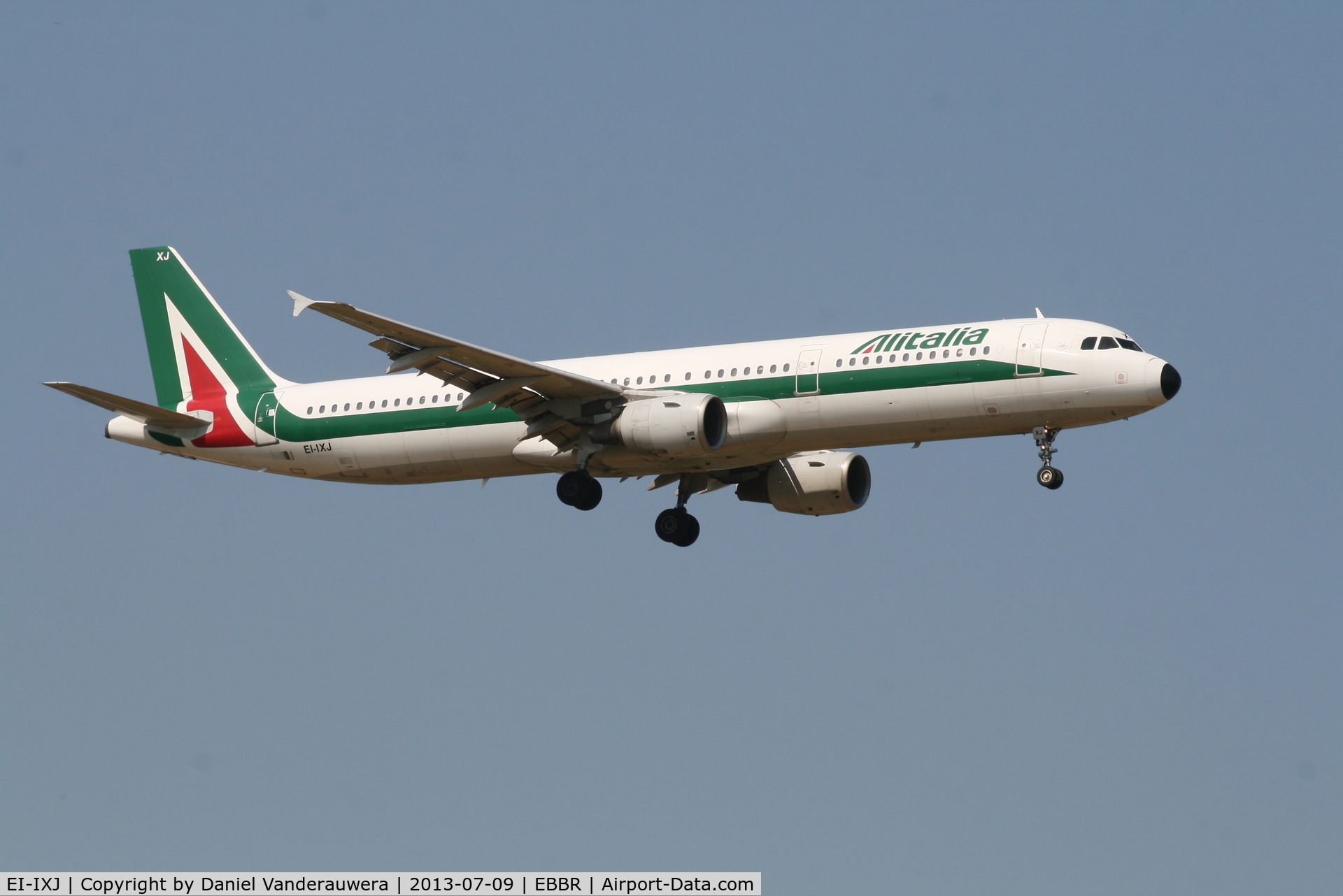 EI-IXJ, 1999 Airbus A321-112 C/N 959, Arrival of flight AZ156 to RWY 02