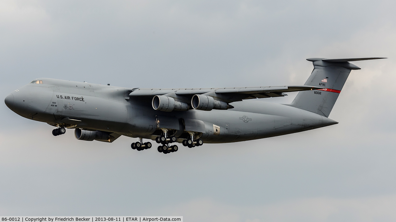 86-0012, 1986 Lockheed C-5B Galaxy C/N 500-0098, on final RW27