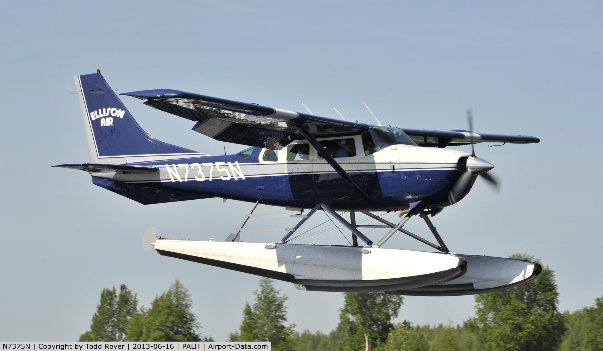 N7375N, Cessna U206G Stationair C/N U20603641, Landing at Lake Hood