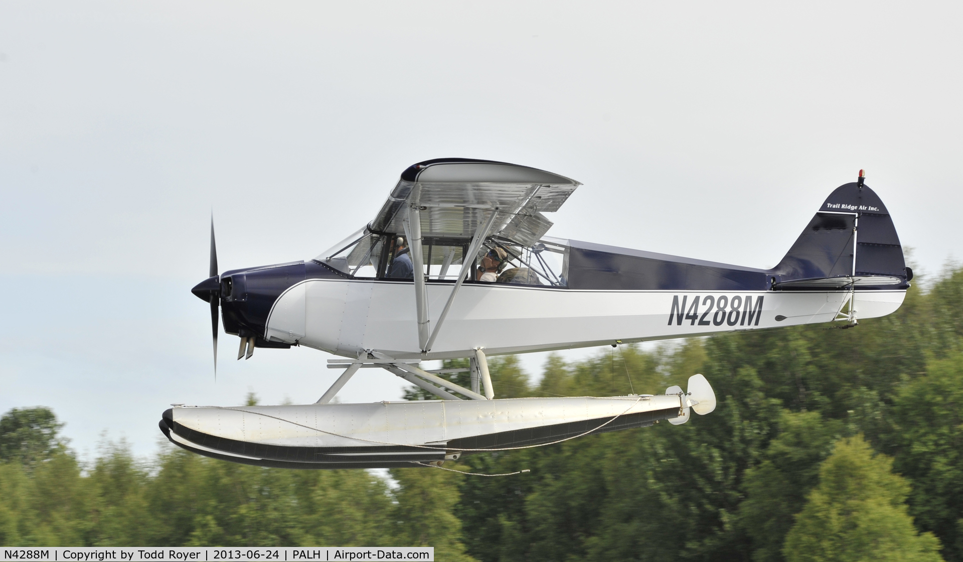 N4288M, 1947 Piper PA-12 Super Cruiser C/N 12-3218, Landing at Lake Hood