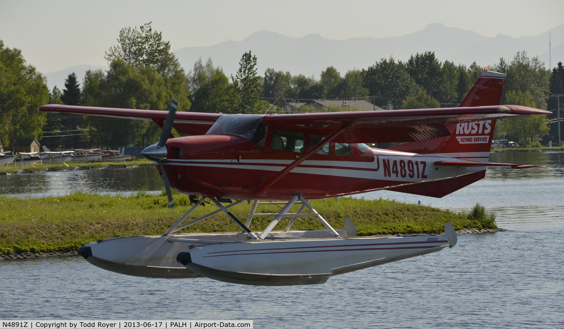 N4891Z, 1980 Cessna U206G Stationair C/N U20606044, Landing at Lake Hood