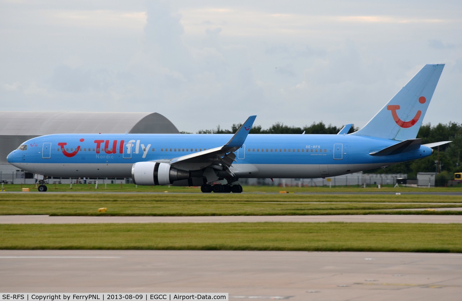 SE-RFS, 1996 Boeing 767-304/ER C/N 28040, Tui Nordic helping Thomson out with extra capacity.