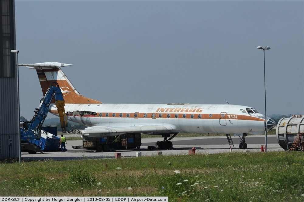 DDR-SCF, 1969 Tupolev Tu-134K C/N 9350905, An aircraft is getting killed by the executor....