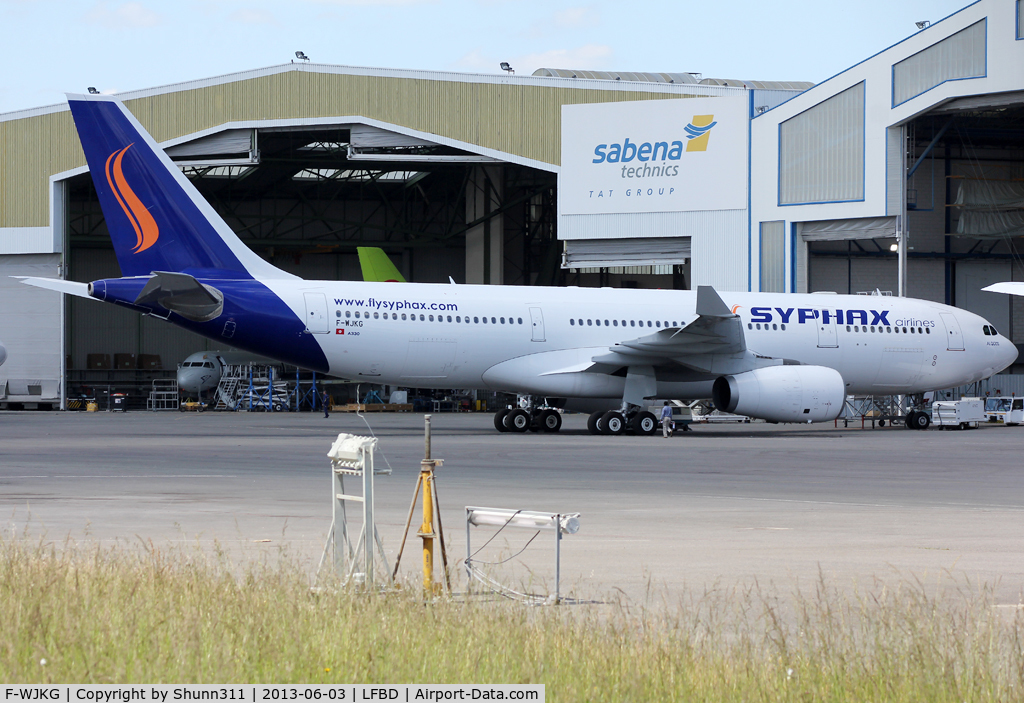 F-WJKG, 2000 Airbus A330-243 C/N 345, C/n 345 - First A332 for Syphax Airlines. Ex. Emirates...