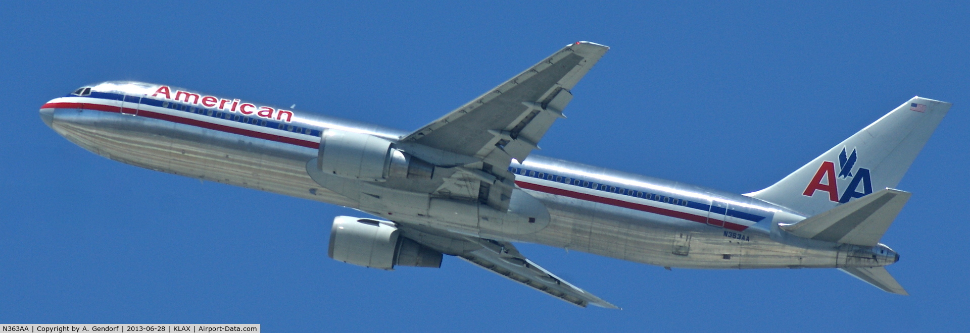 N363AA, 1988 Boeing 767-323 C/N 24044, American Airlines, is climbing out Los Angeles Int´l(KLAX)
