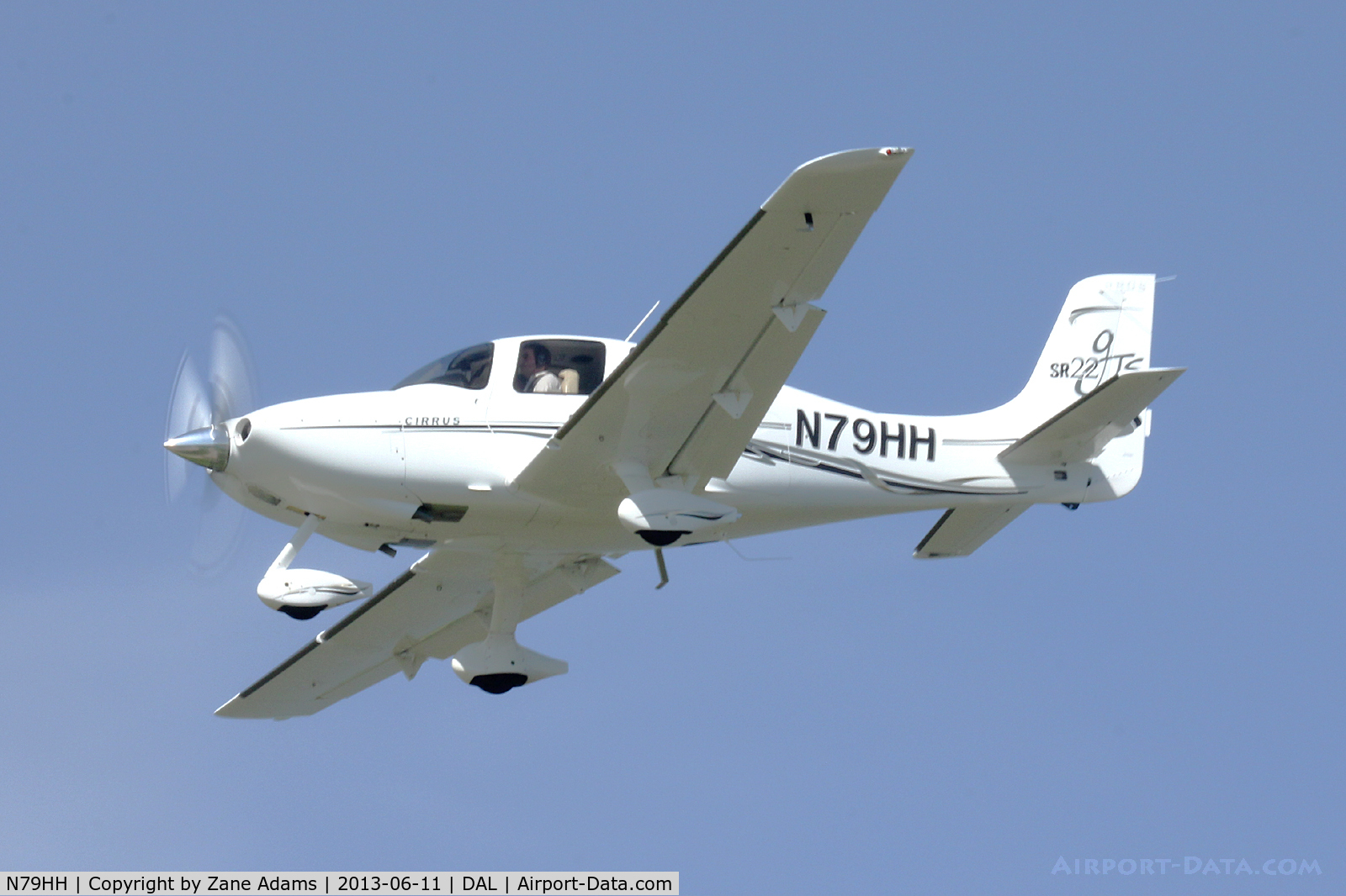 N79HH, 2006 Cirrus SR22 C/N 2282, Landing at Dallas Love Field