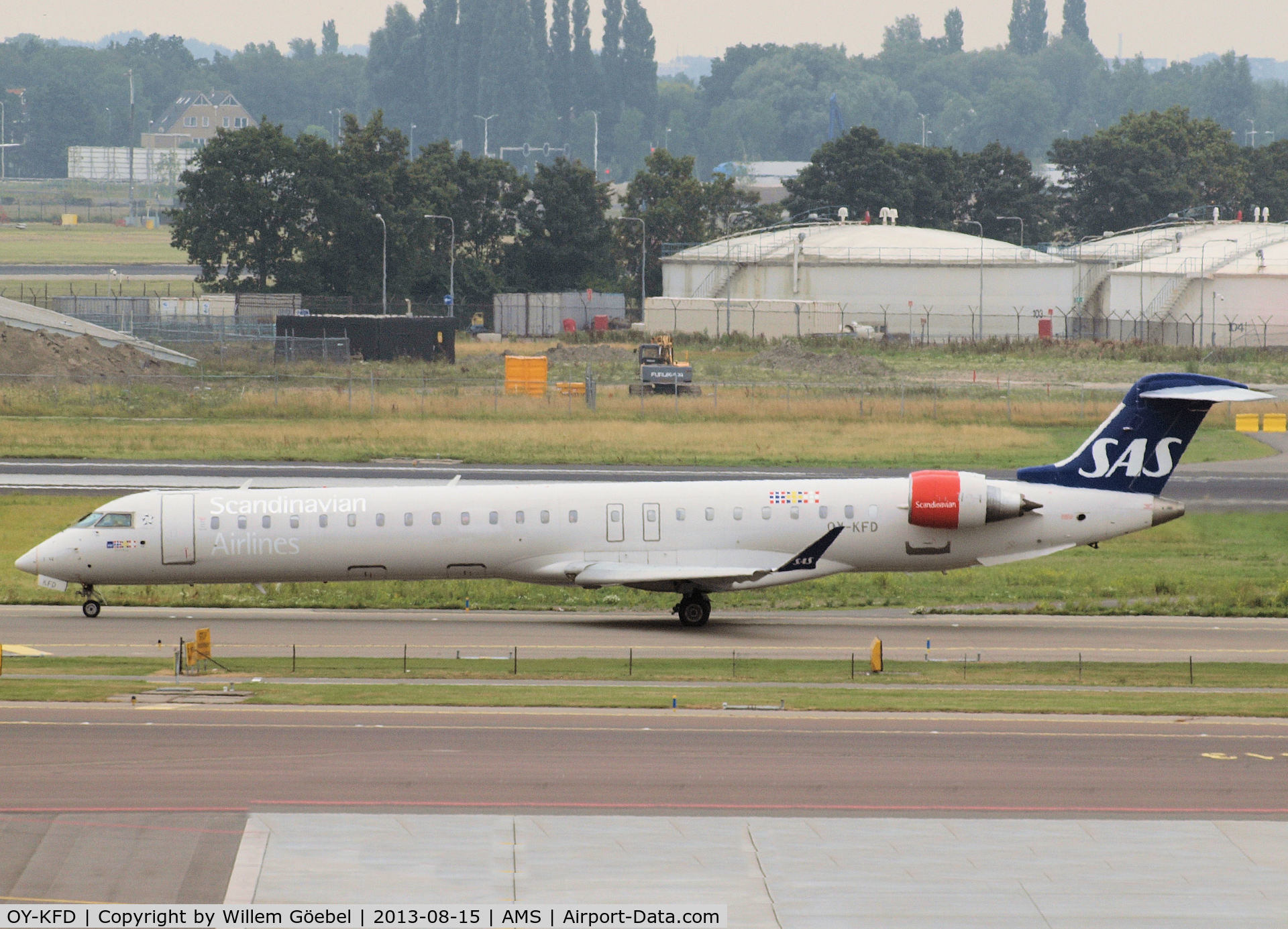 OY-KFD, 2009 Bombardier CRJ-900 (CL-600-2D24) C/N 15221, Taxi to runway 27 of Schiphol Airport