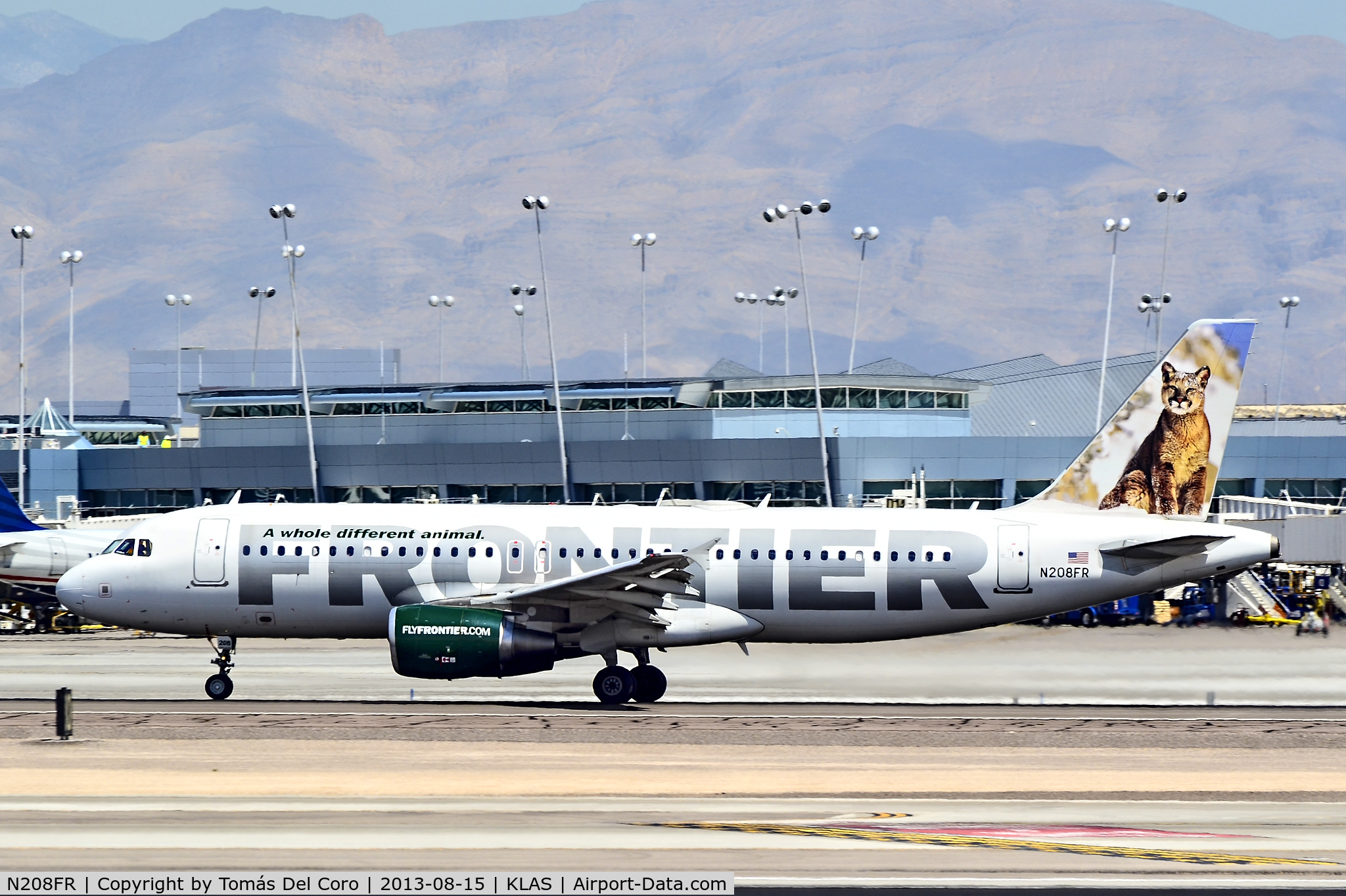 N208FR, 2011 Airbus A320-214 C/N 4562, N208FR Frontier Airlines Airbus A320-214 (cn 4562)

McCarran International Airport (KLAS)
Las Vegas, Nevada
TDelCoro
August 15, 2013