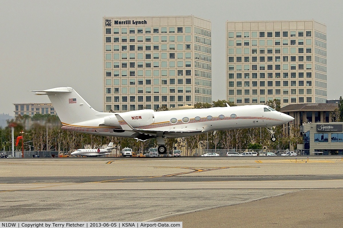 N1DW, 2009 Gulfstream Aerospace GIV-X (G450) C/N 4176, At John Wayne Airport , Santa Ana , California