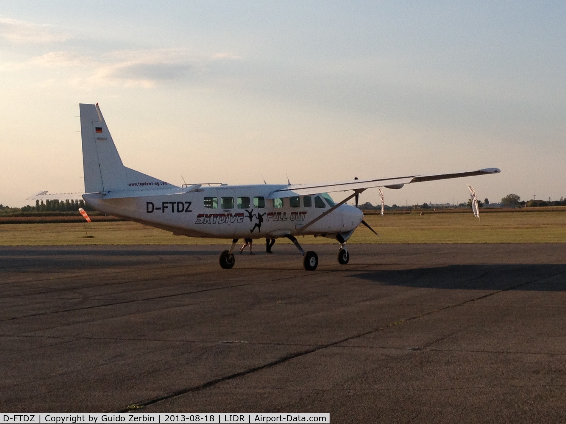 D-FTDZ, 1998 Cessna 208B Grand Caravan C/N 208B-0726, Used for skydive activity in Italy