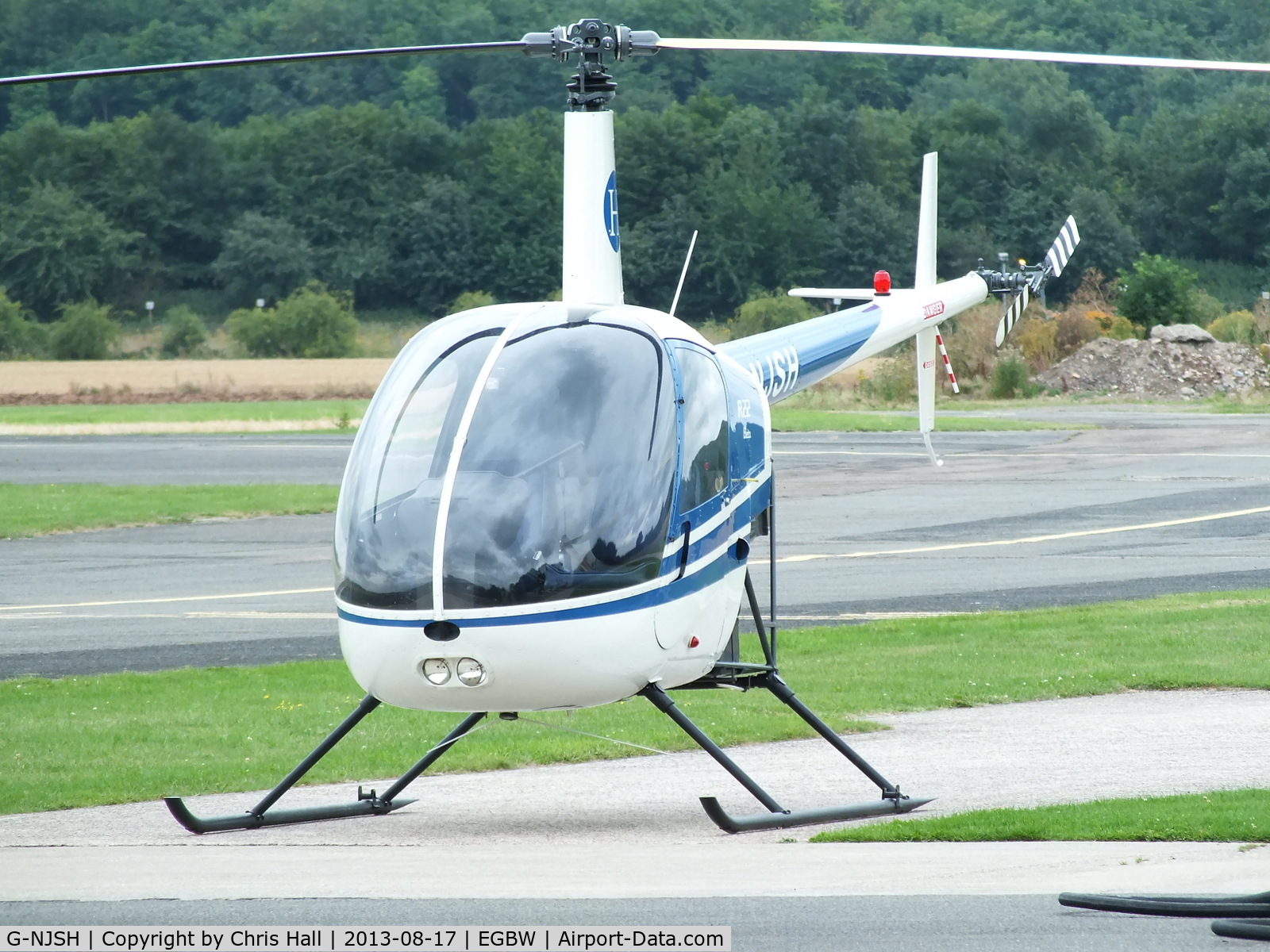 G-NJSH, 1988 Robinson R22 Beta C/N 0780, privately owned
