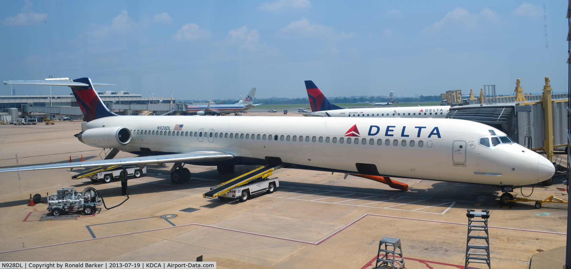 N928DL, 1988 McDonnell Douglas MD-88 C/N 49715, Gate 15 National