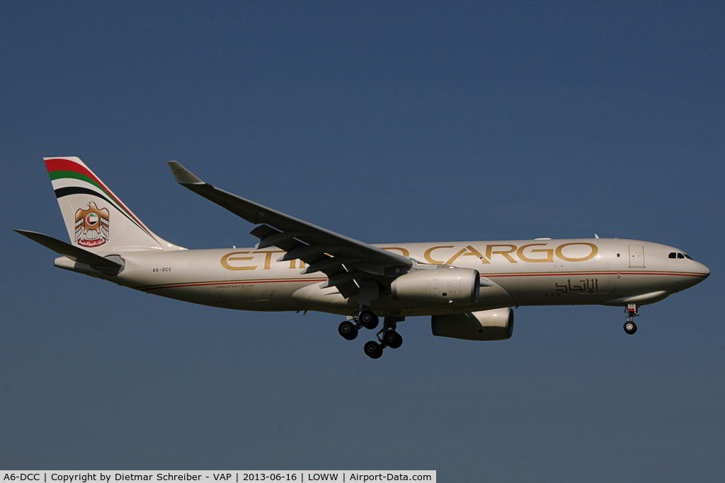 A6-DCC, 2013 Airbus A330-243F C/N 1414, Etihad Airbus 330-200