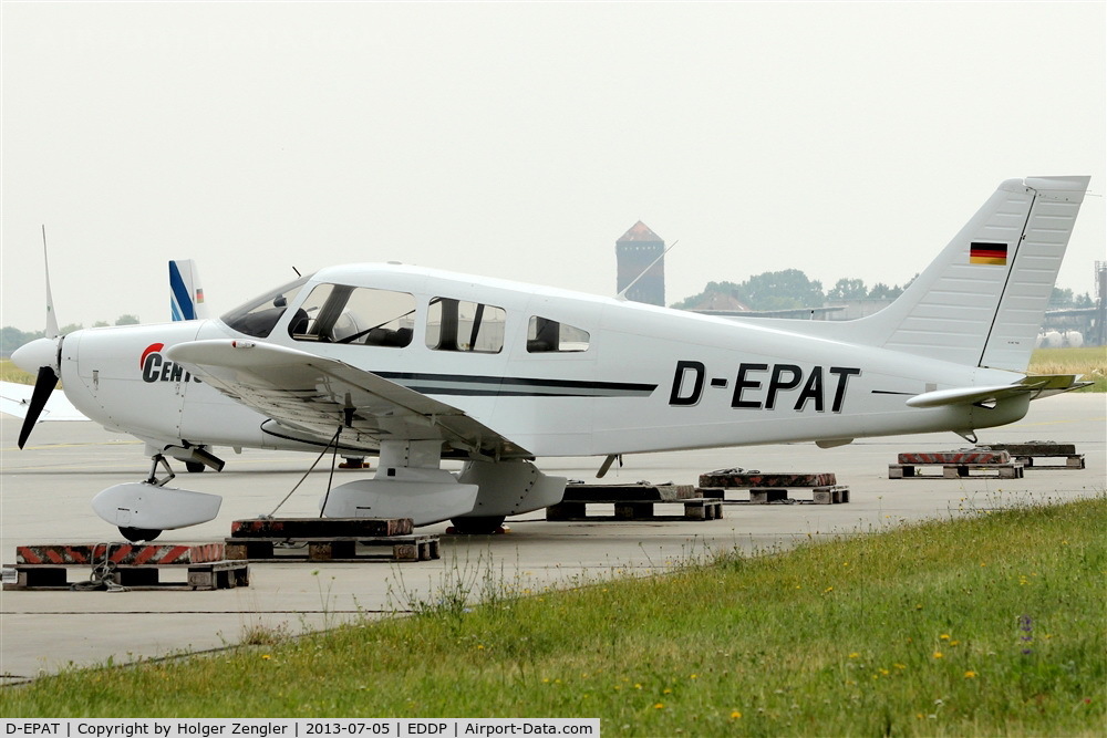D-EPAT, Piper PA-28-161 Warrior ll C/N 28-42084, Resting on GAT....