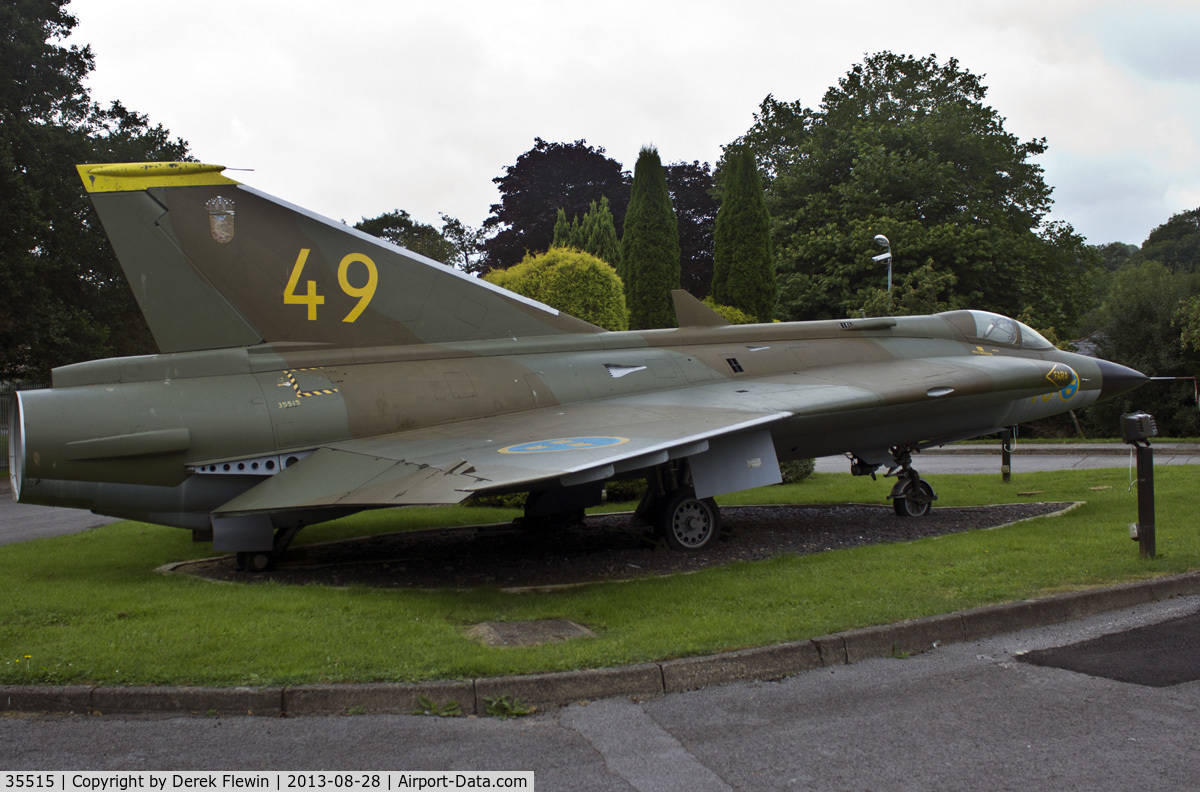 35515, Saab J-35F Draken C/N 0604, Saab J-35F Draken, Coded 49,  Ex GIA at Stockholm-Arlanda. Gate Guard at AirBorne Systems Europe (ex IrvinGQ).