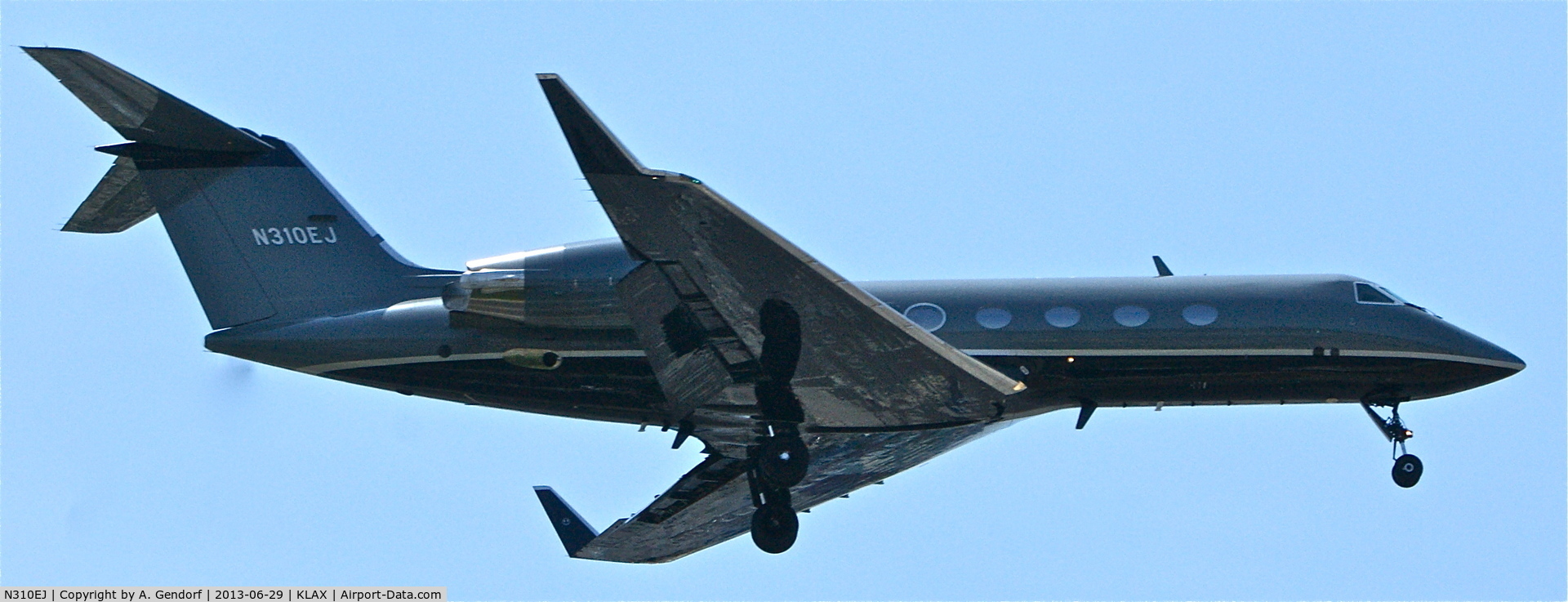 N310EJ, 1989 Gulfstream Aerospace G-IV C/N 1109, Worldwide Jet Charter (untitled), seen here arriving at Los Angeles Int´l(KLAX)