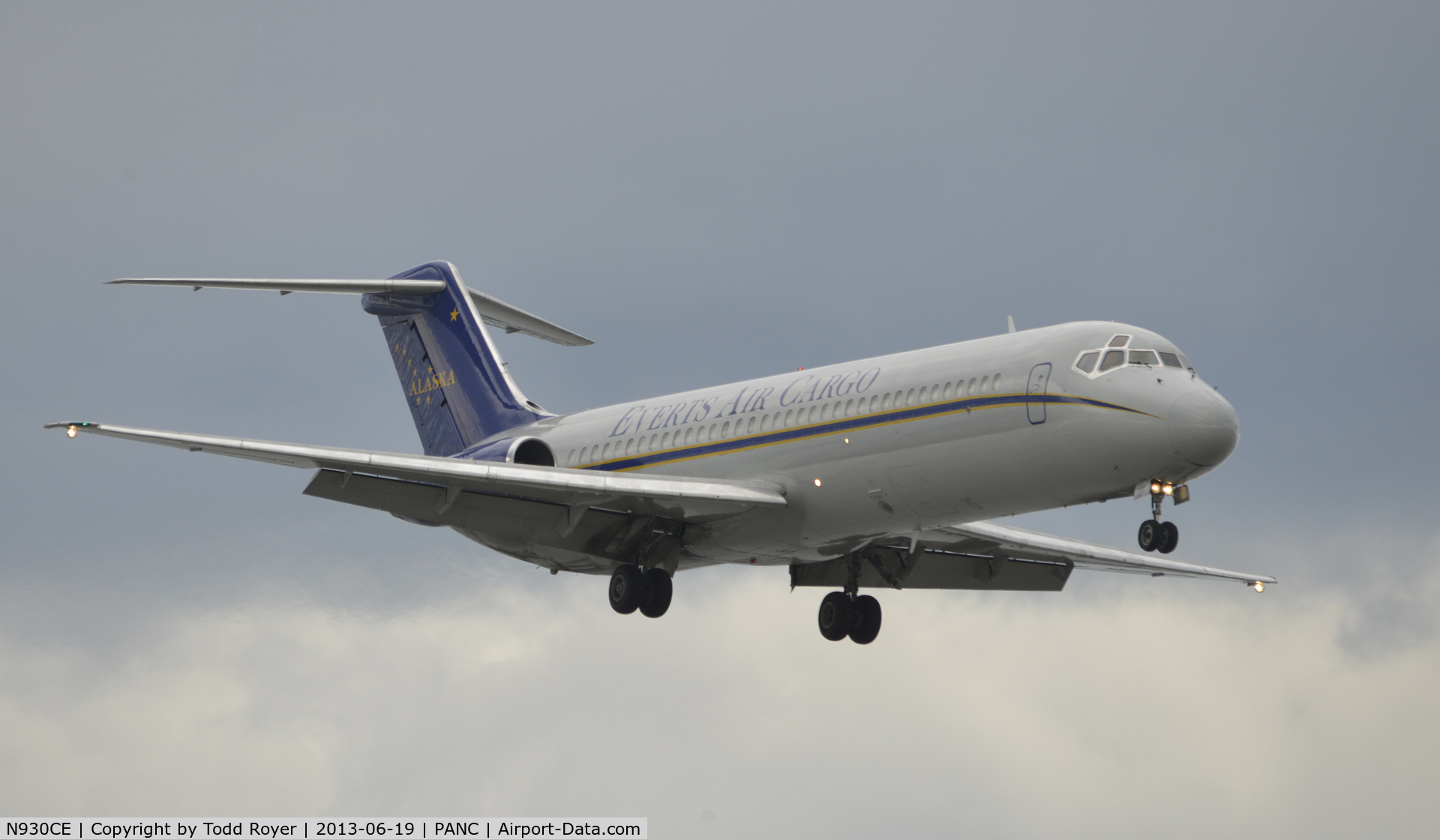 N930CE, 1969 McDonnell Douglas DC-9-33F C/N 47363, Arriving at Anchorage