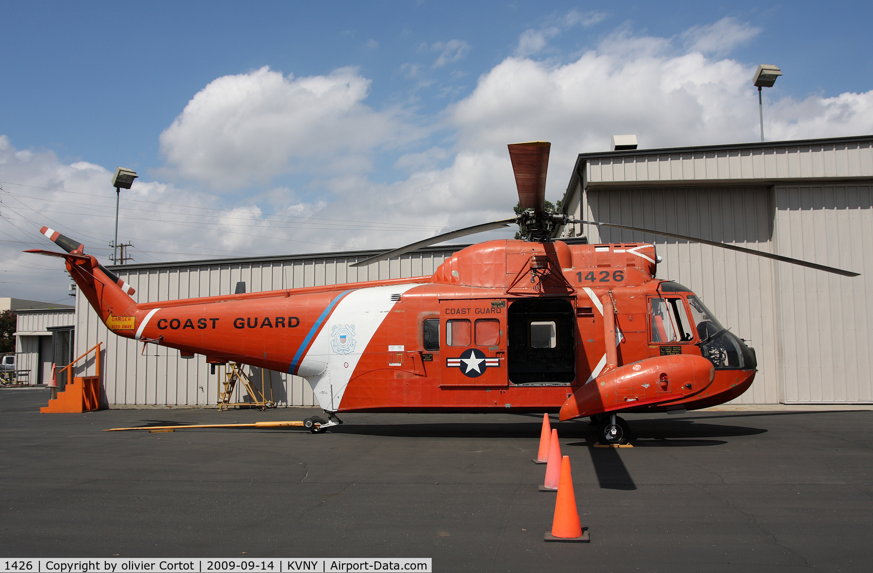 1426, 2000 Sikorsky HH-52A Sea Guard C/N 62.114, Van Nuys 2009