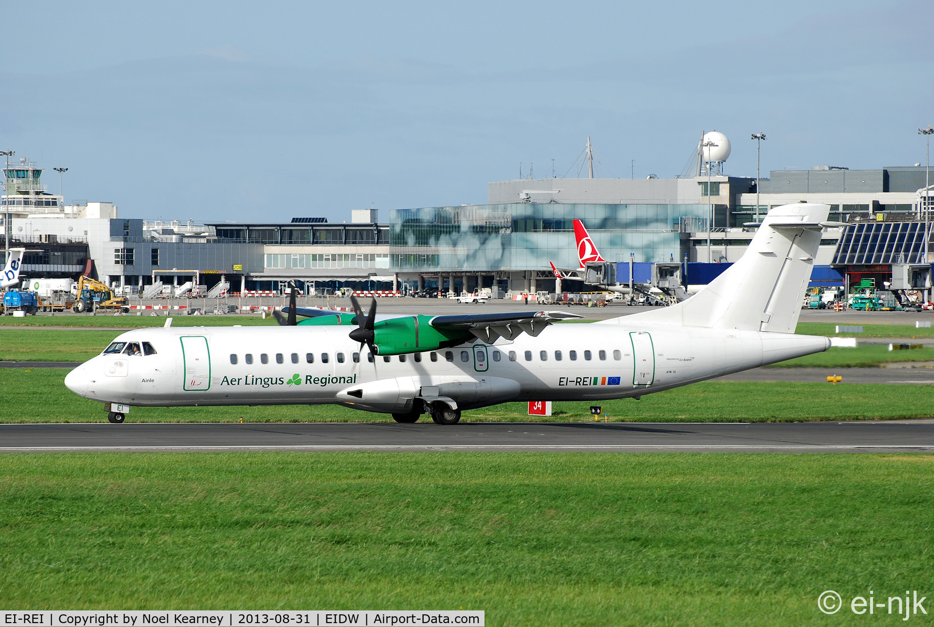 EI-REI, 1991 ATR 72-201 C/N 267, About to depart off Rwy 28 at Dublin.