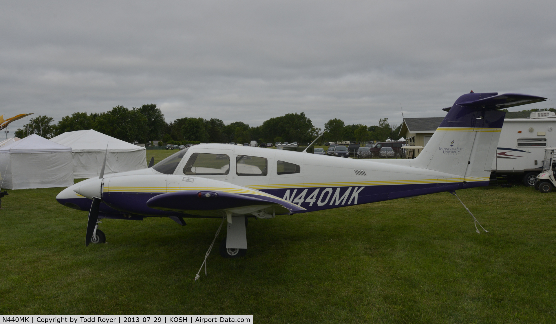 N440MK, 2001 Piper PA-44-180 Seminole C/N 4496068, Airventure 2013