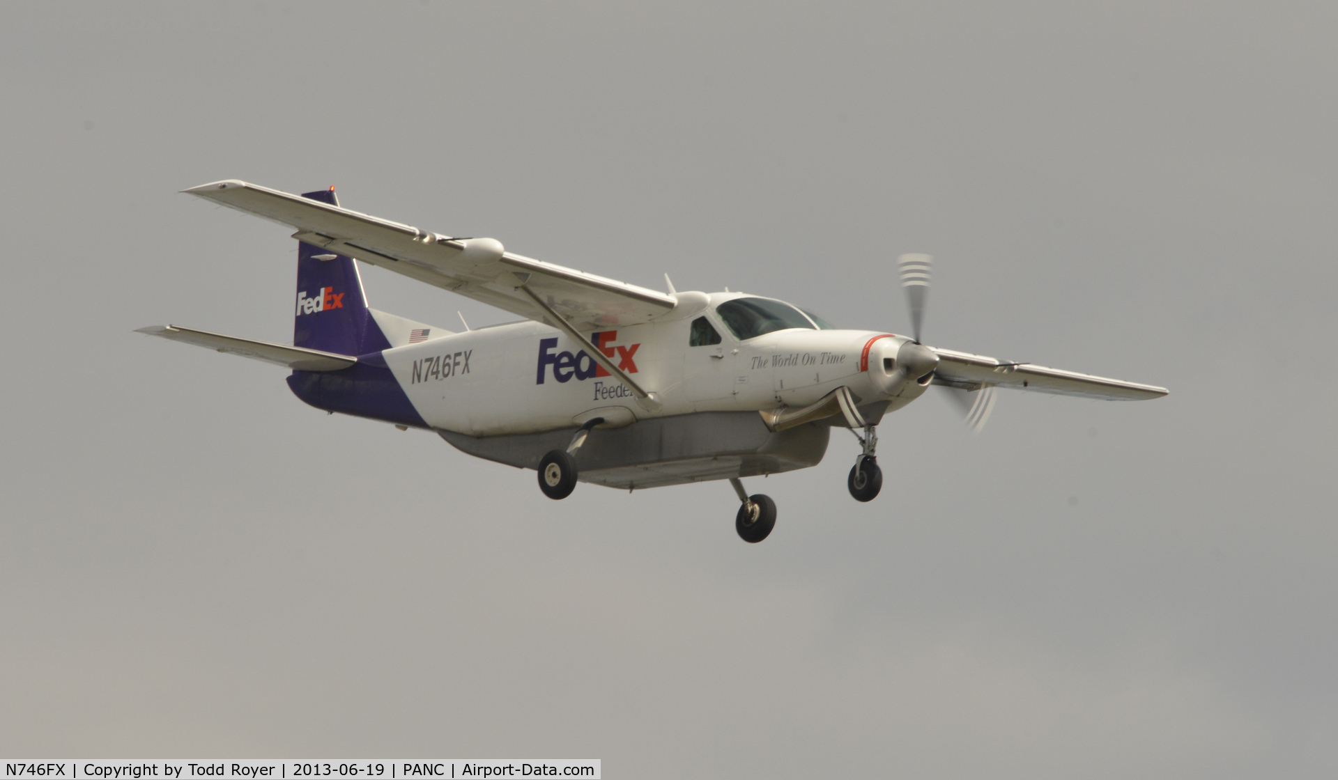 N746FX, 1995 Cessna 208B Super Cargomaster C/N 208B0498, Arriving at Anchorage