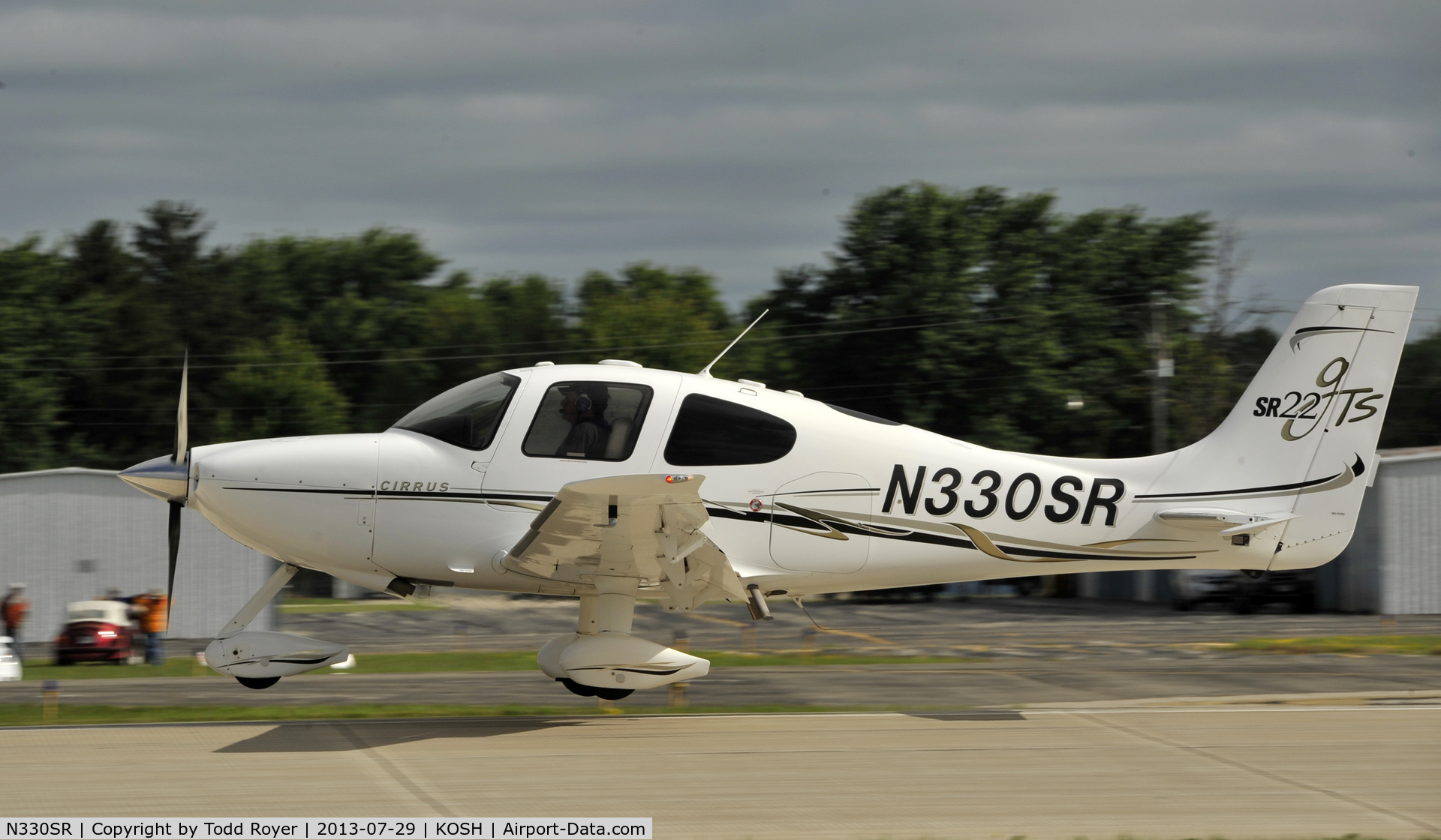 N330SR, 2006 Cirrus SR22 GTS C/N 2077, Airventure 2013