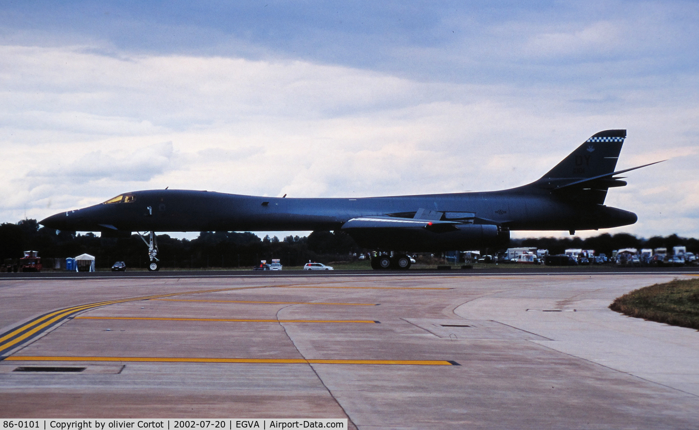 86-0101, 1986 Rockwell B-1B Lancer C/N 61, Fairford runway