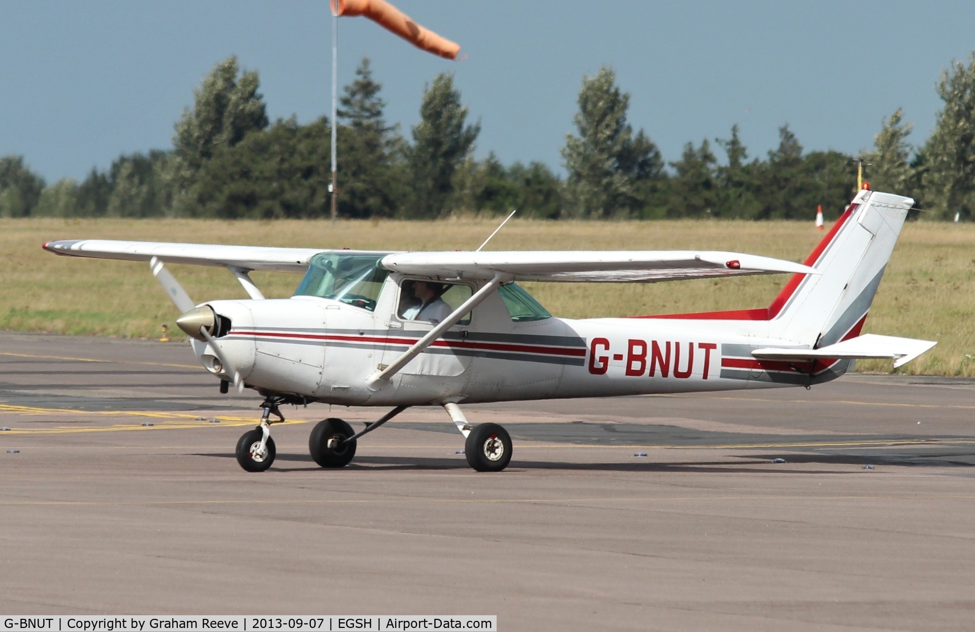G-BNUT, 1978 Cessna 152 C/N 152-79458, Judt landed at Norwich.