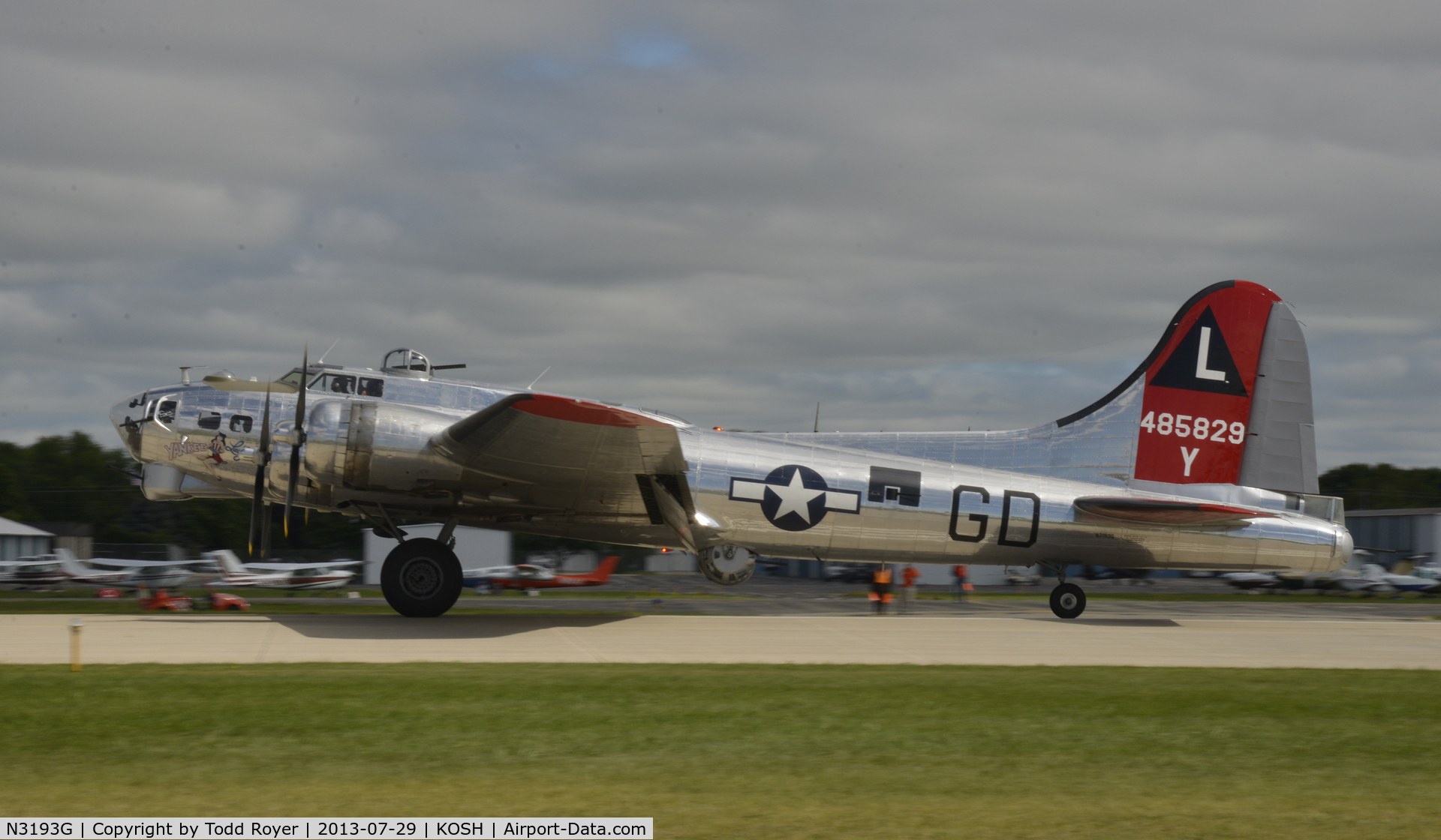 N3193G, 1944 Boeing B-17G Flying Fortress C/N 77255, Airventure 2013