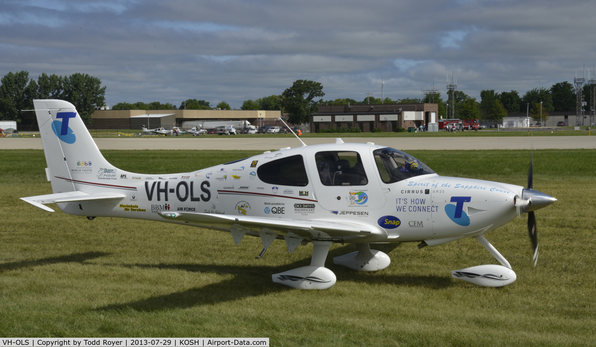 VH-OLS, 2009 Cirrus SR22 C/N 3479, Airventure 2013