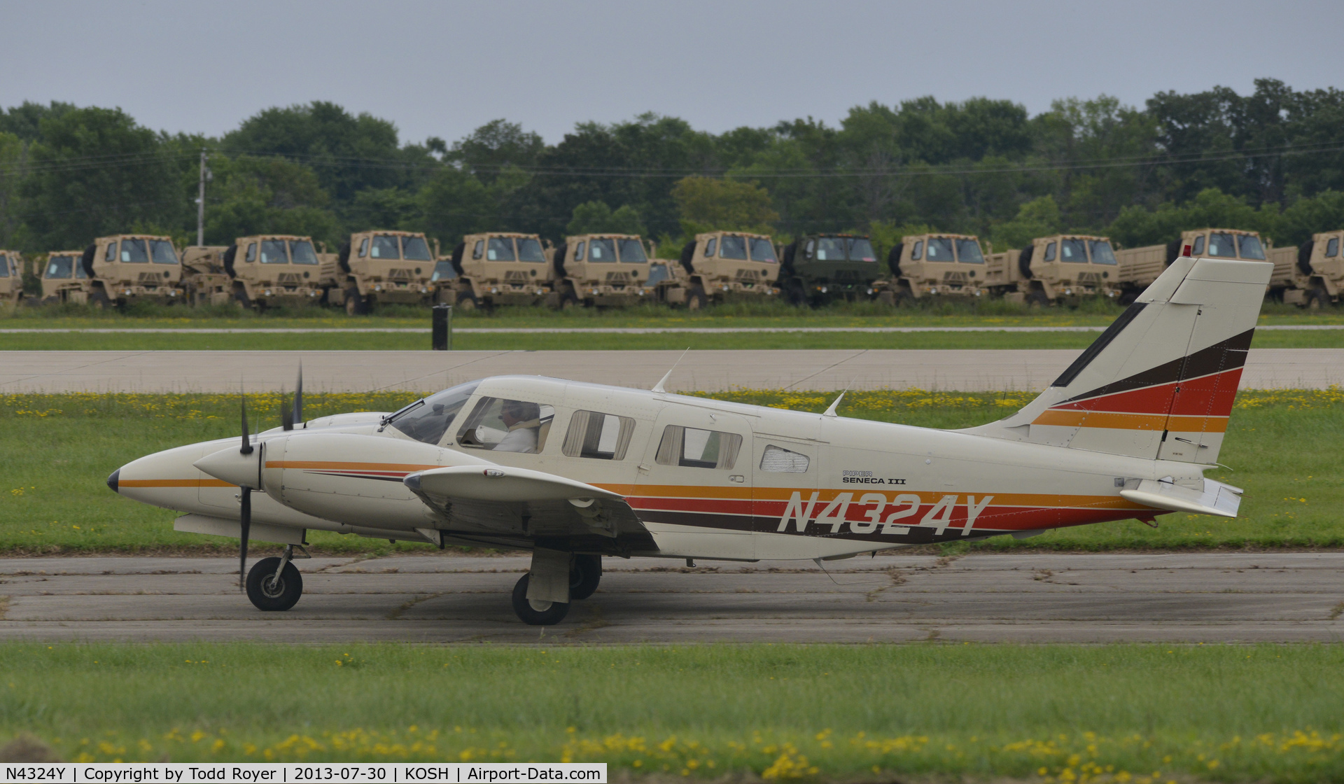 N4324Y, Piper PA-34-220T C/N 34-8433023, Airventure 2013