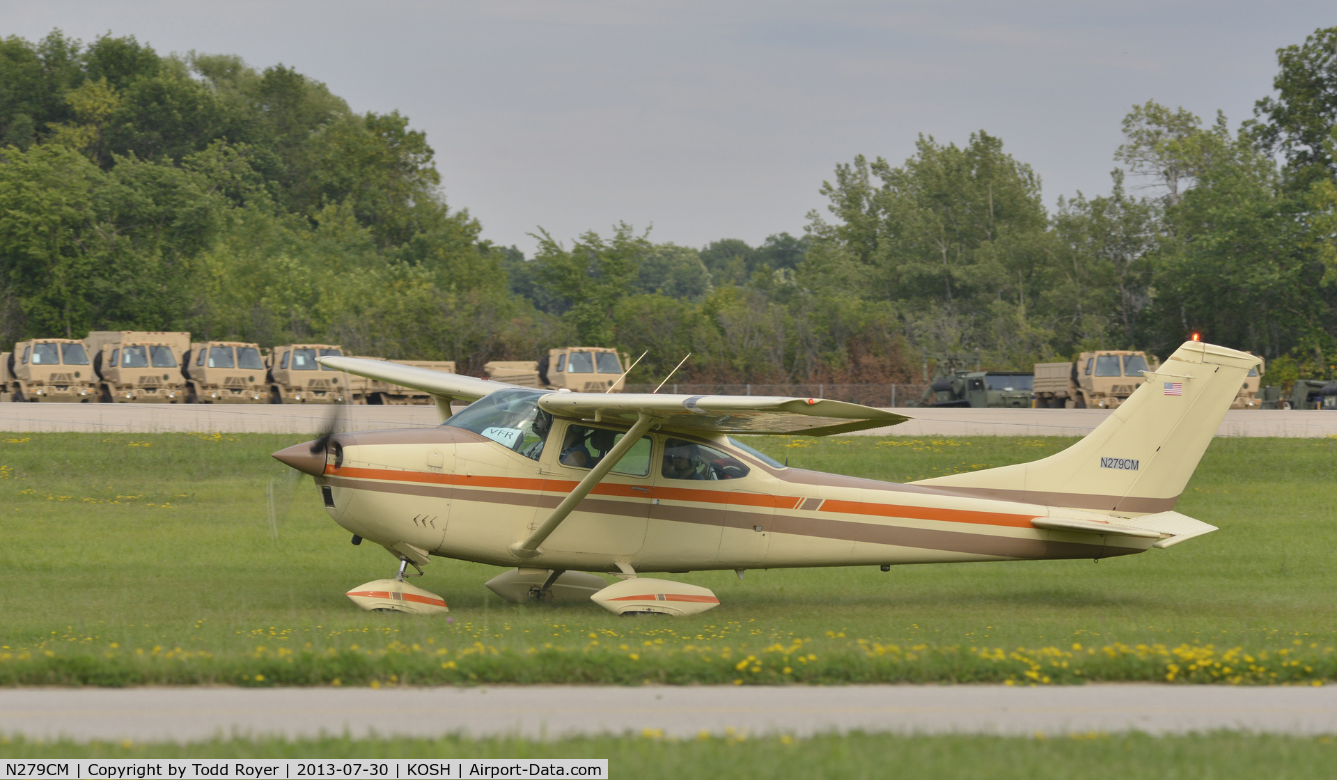 N279CM, 1969 Cessna 182M Skylane C/N 1825982, Airventure 2013