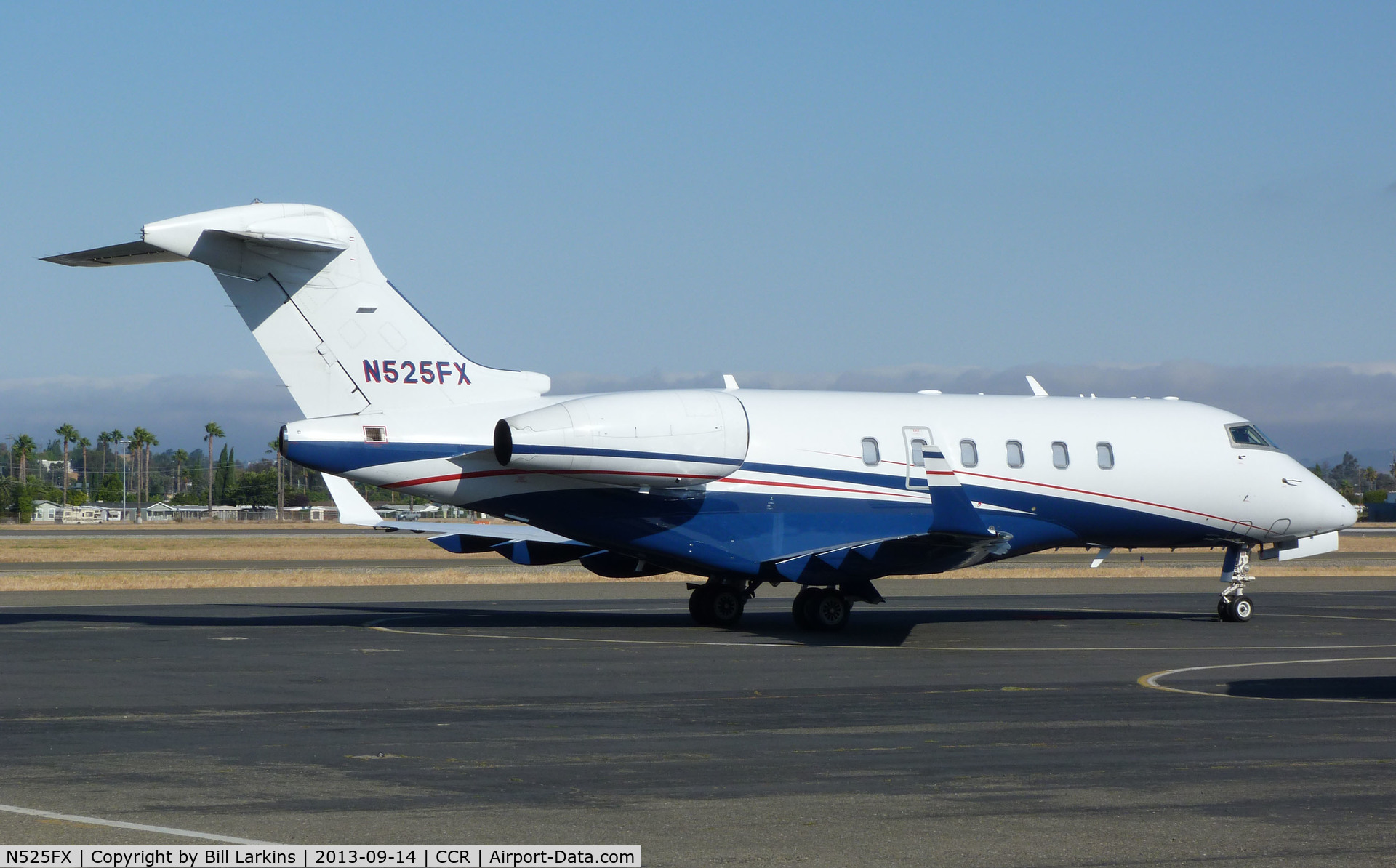 N525FX, 2006 Bombardier Challenger 300 (BD-100-1A10) C/N 20112, Visitor