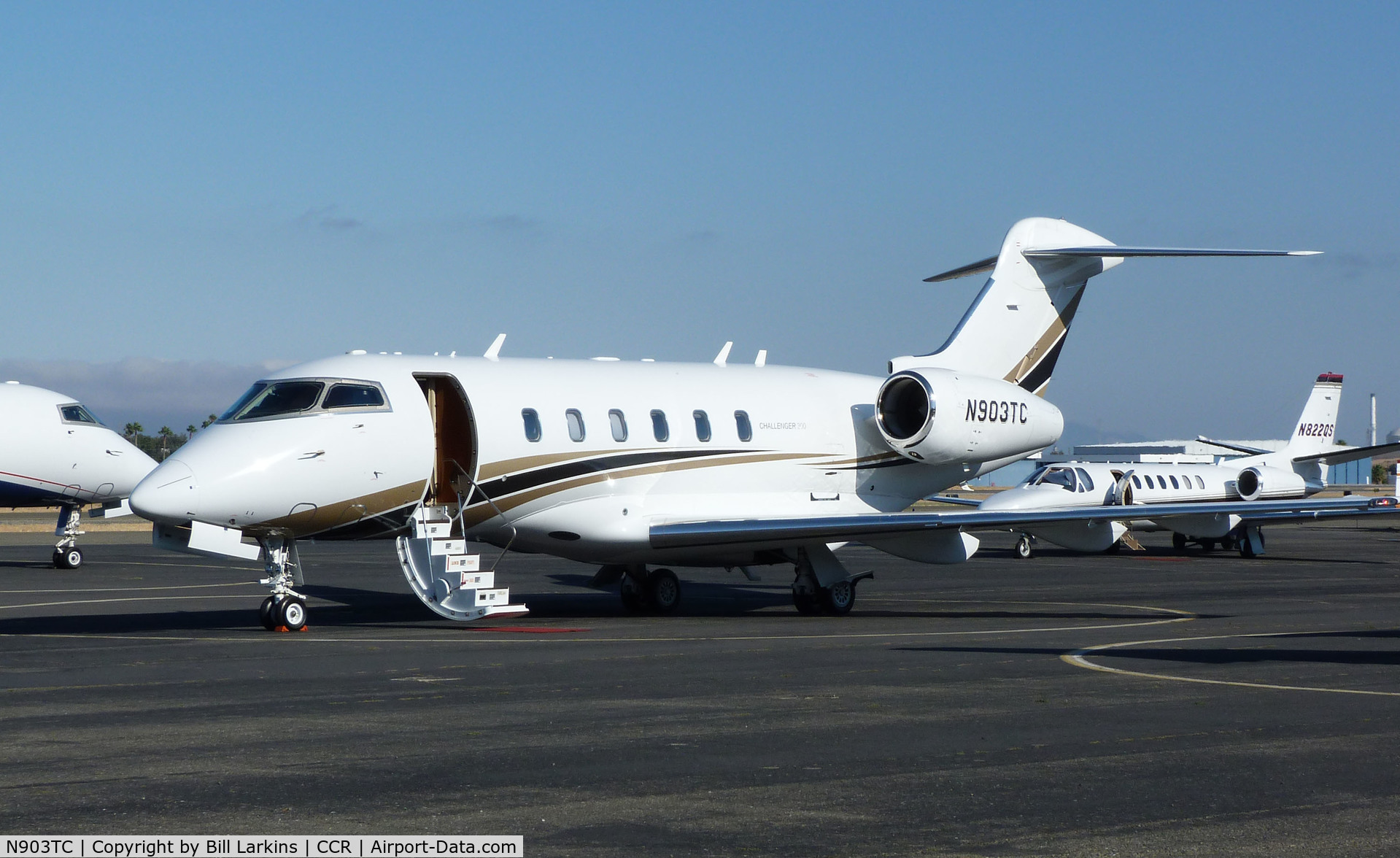 N903TC, 2005 Bombardier Challenger 300 (BD-100-1A10) C/N 20083, Visitor
