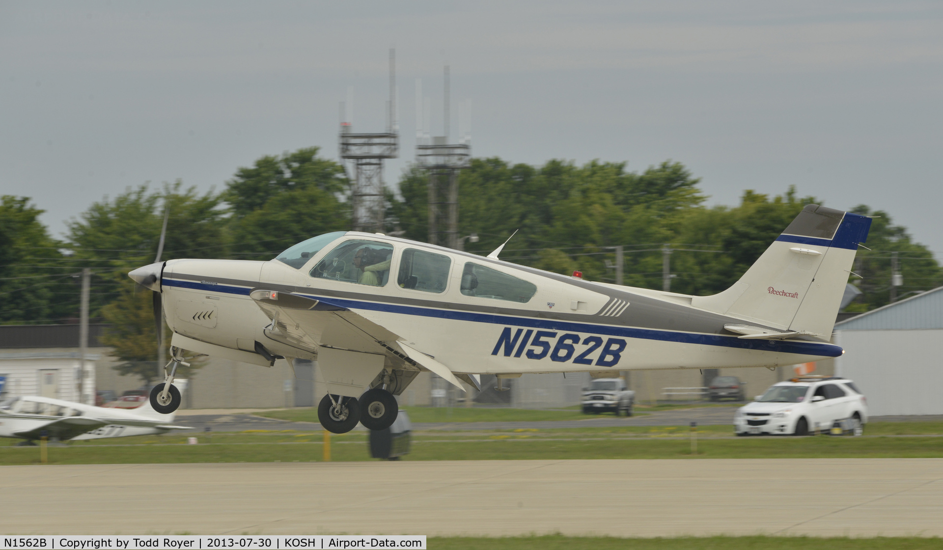 N1562B, 1989 Beech F33A Bonanza C/N CE-1362, Airventure 2013