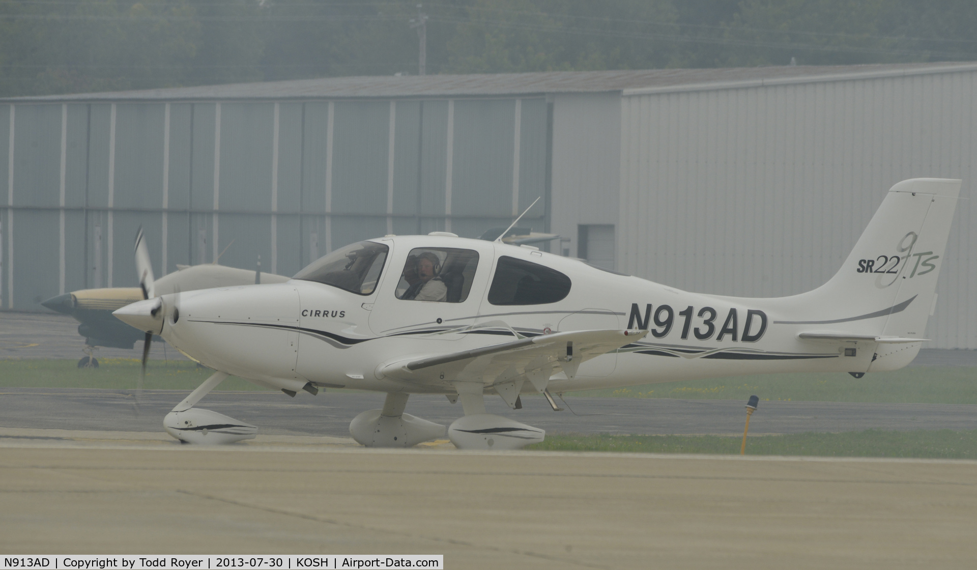 N913AD, 2005 Cirrus SR22 GTS C/N 1520, Airventure 2013