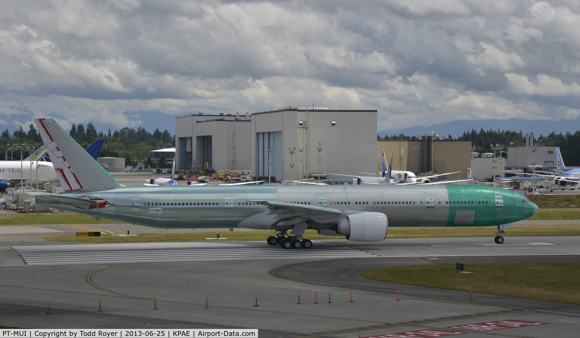 PT-MUI, 2013 Boeing 777-32W/ER C/N 40589, At Paine Field
